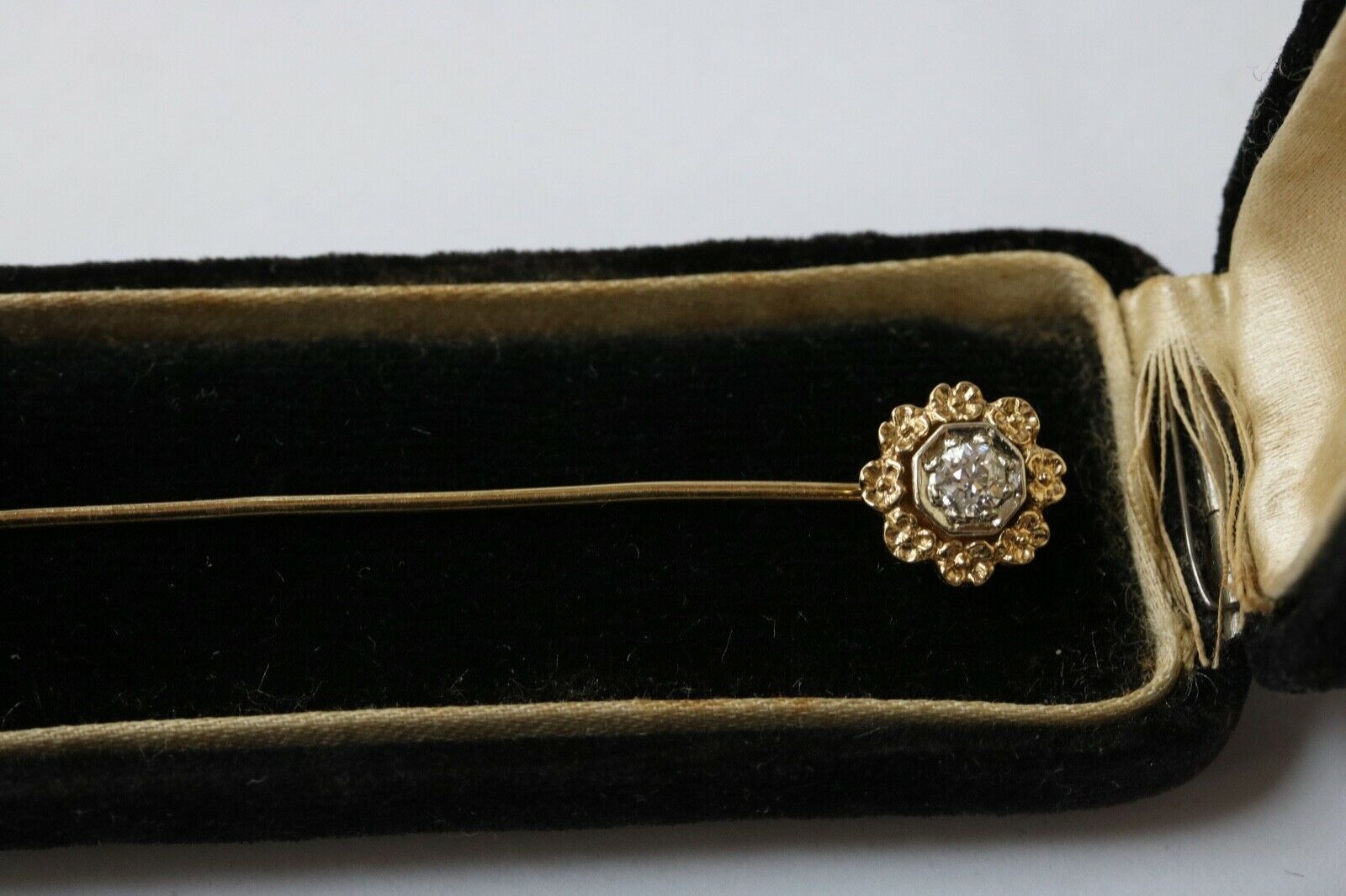 Art Deco Diamond Flowers 14K Yellow White Gold Stick Pin