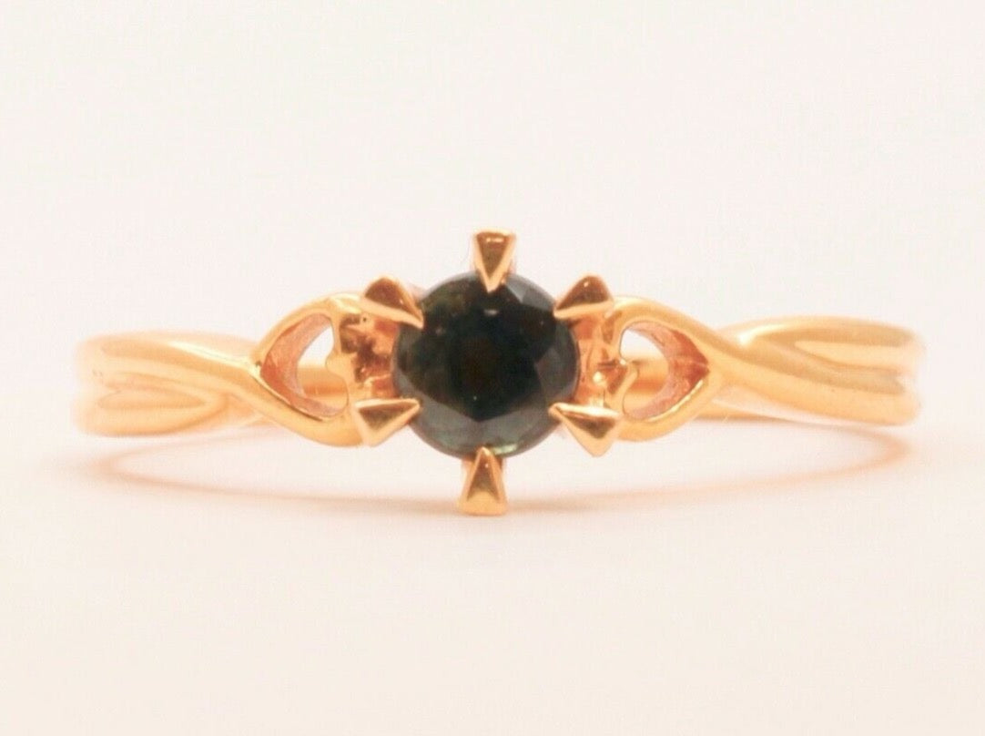 Vintage Ladies Solitaire Blue Sapphire 18K Yellow Gold Ring