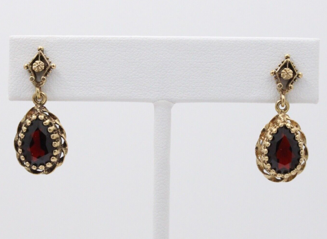 Victorian 14K Yellow Gold Teardrop Garnet Dangling Earrings