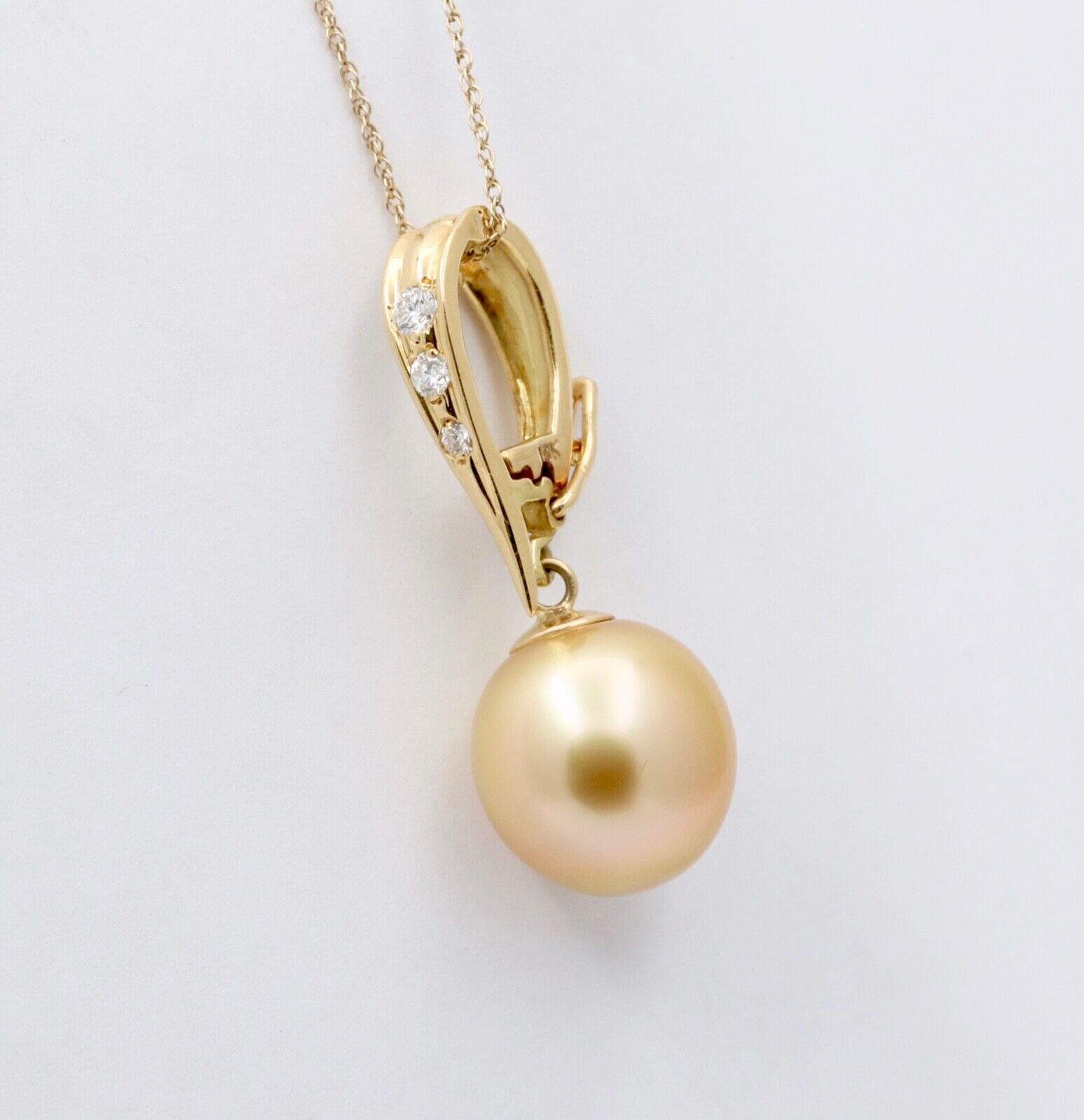 Vintage 18K Yellow Gold South Sea Golden Pearl Diamond Pendant, Necklace