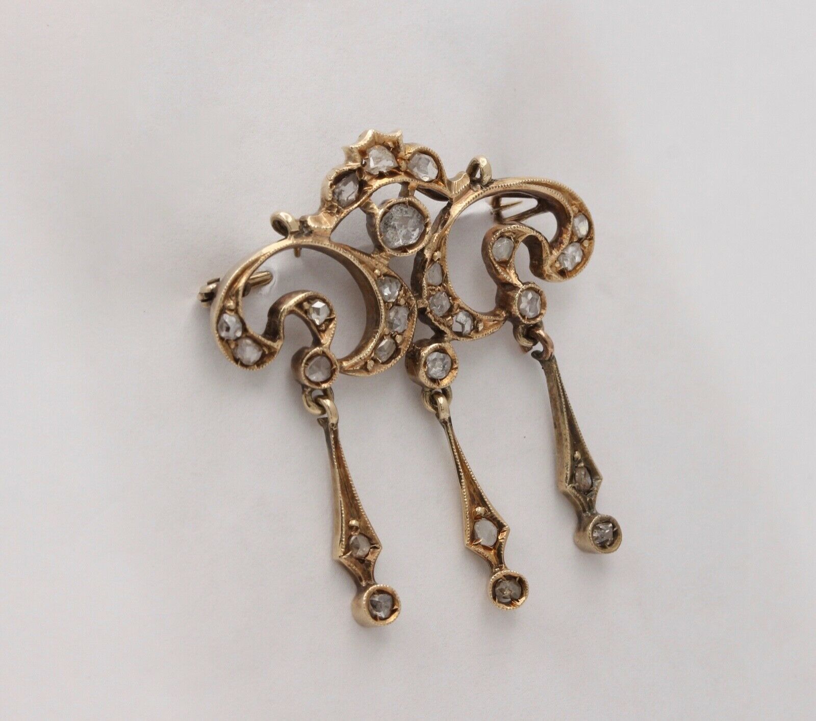 Elegant Victorian Rose Cut Diamonds 14K Yellow Gold Brooch Pendant
