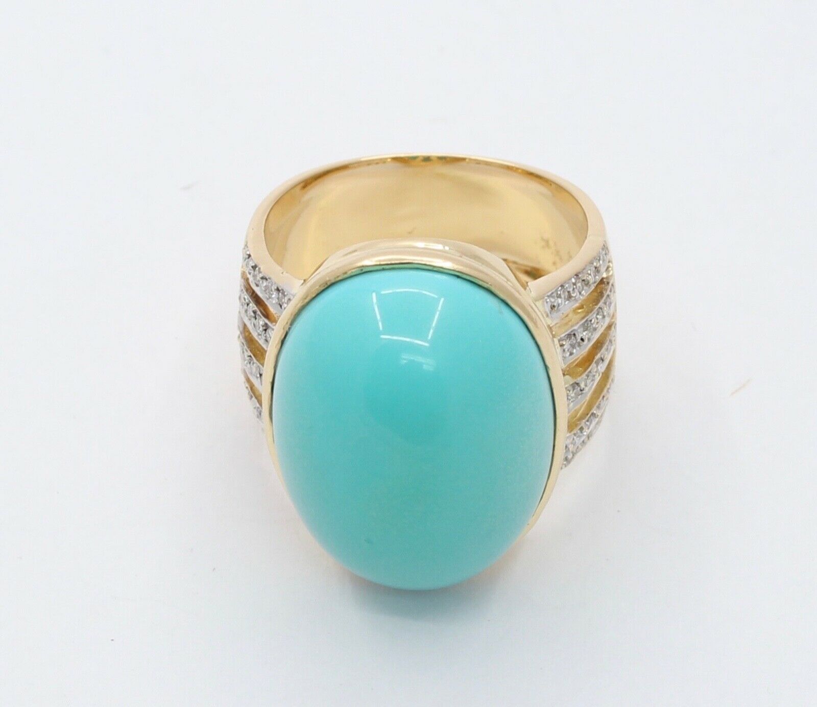 Vintage and Huge Turquoise Diamonds 18K Yellow Gold Cocktail Ring