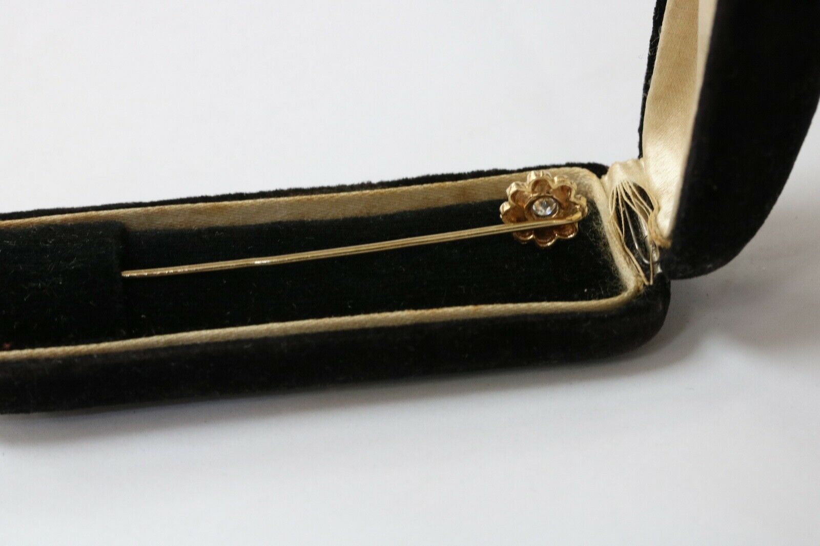 Art Deco Diamond Flowers 14K Yellow White Gold Stick Pin