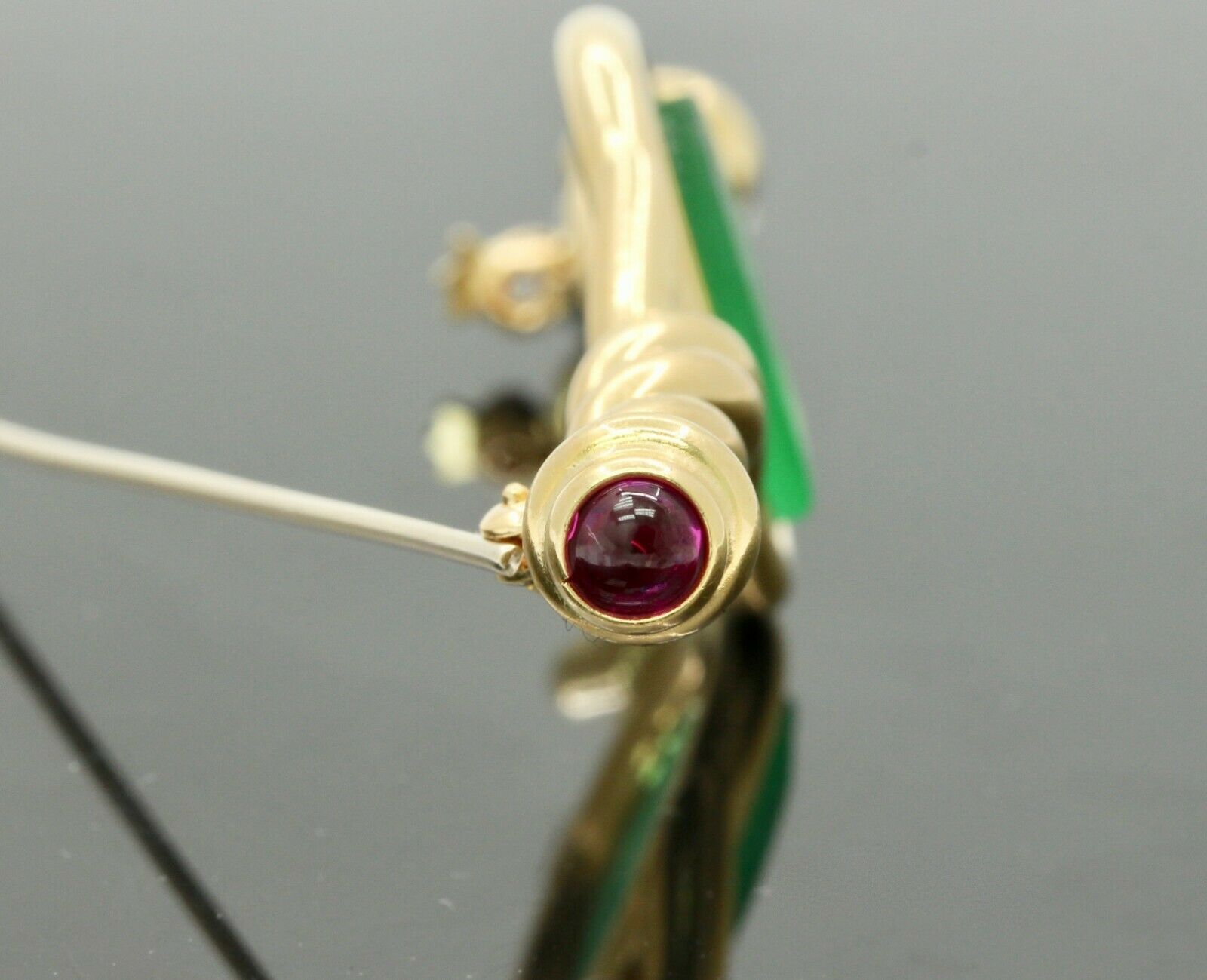 Vintage Italian 18K Yellow Gold Glass Intaglio Pink Sapphire Brooch