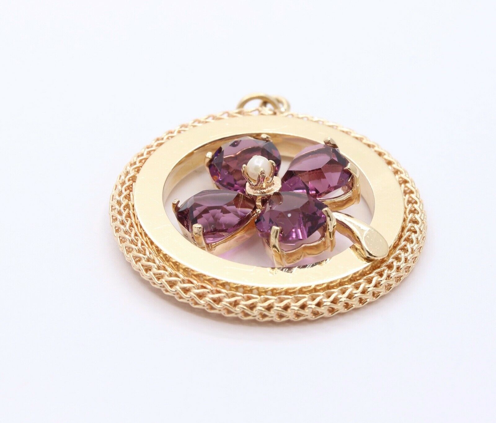 Beautiful Four Leaf Clover Heart Cut Amethysts 14K Yellow Gold Pendant