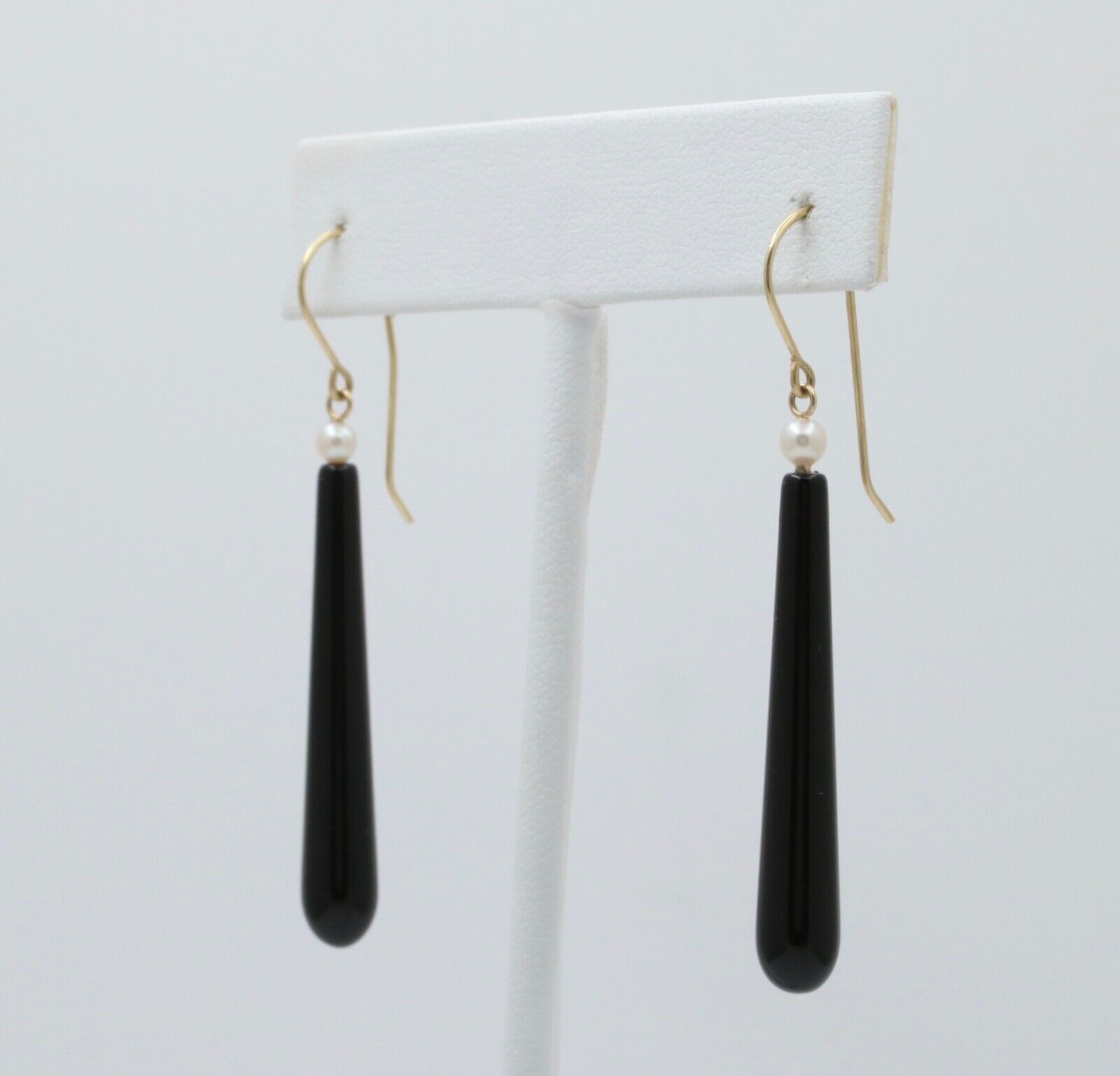 Vintage 14K Gold Onyx & Pearl Monochrome Dangling Earrings.