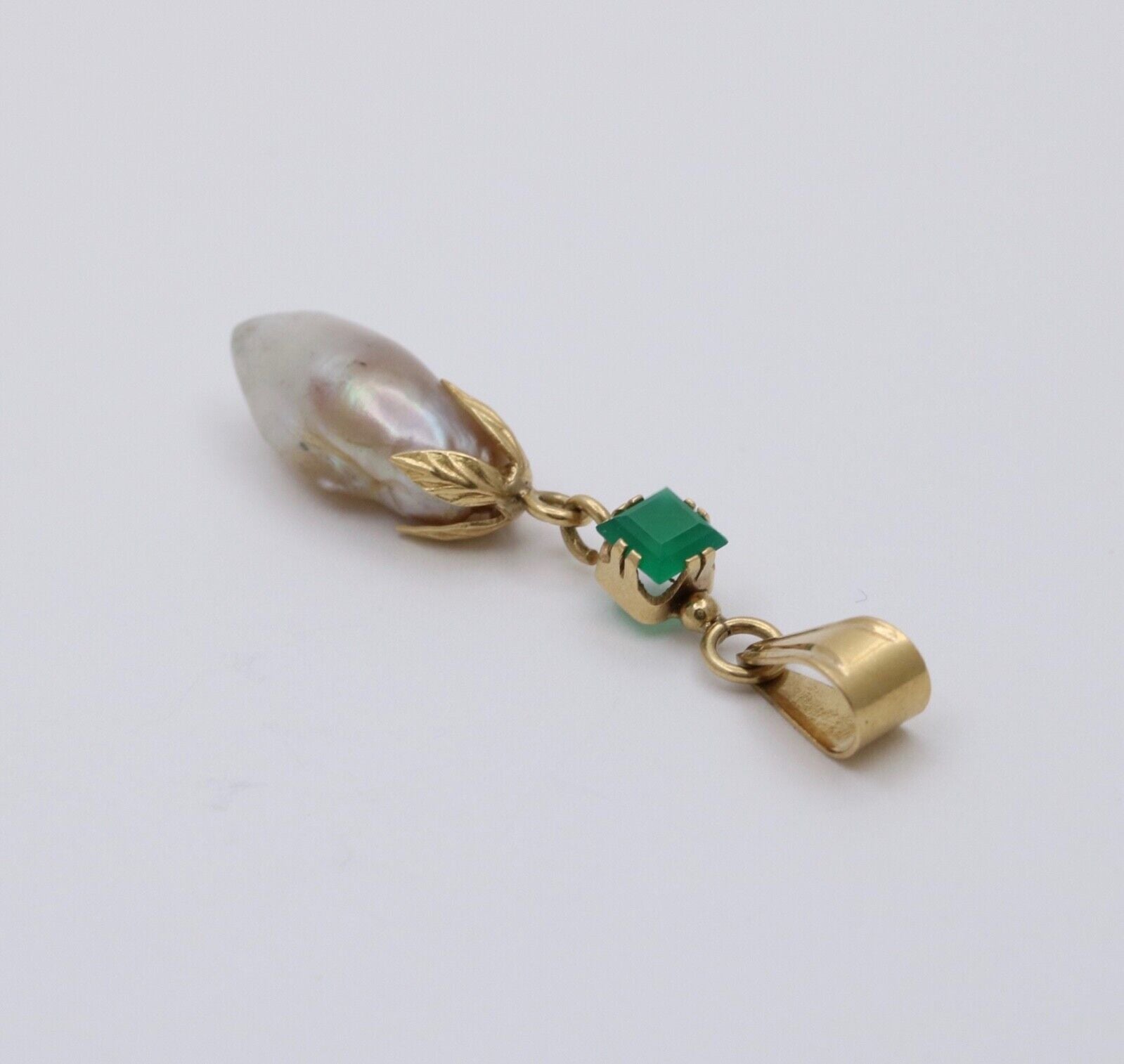 Vintage 14K Yellow Gold Pearl Pendant, Drop Pendant.
