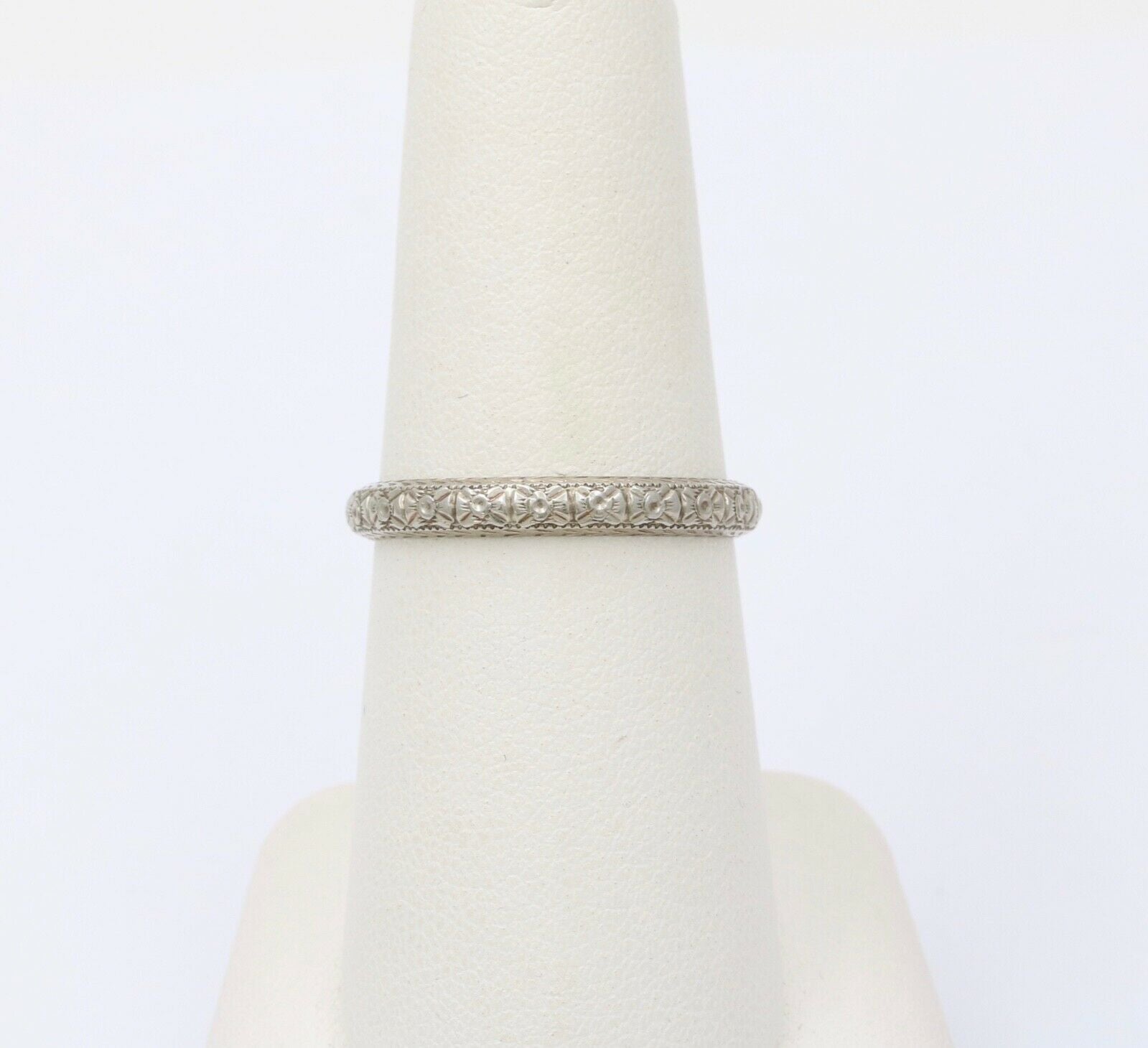 Art Deco Flower Blossom 18K White Gold Wedding Band Ring