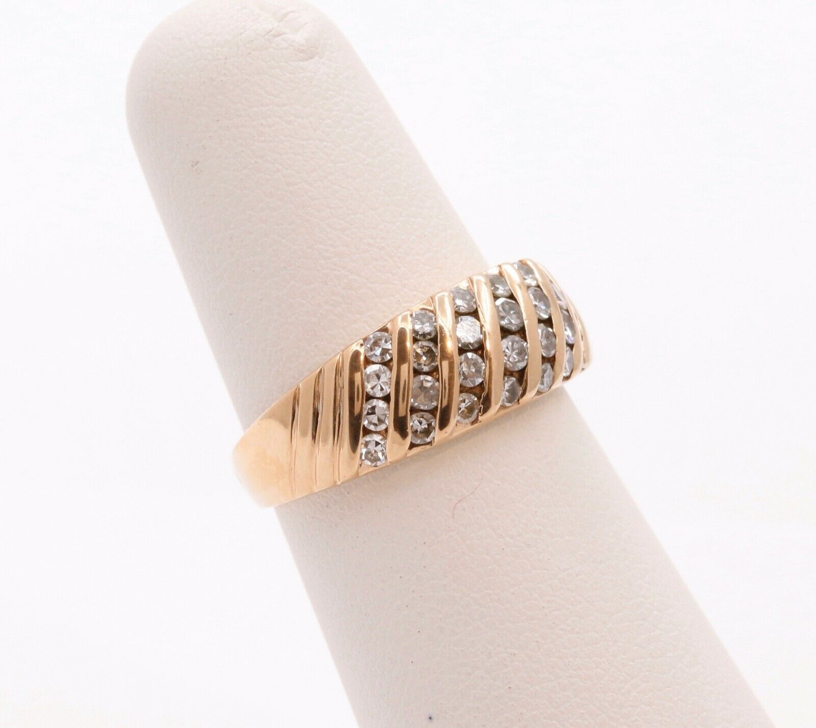Vintage Ladies Diamonds 14K Yellow Gold Wedding Band Ring