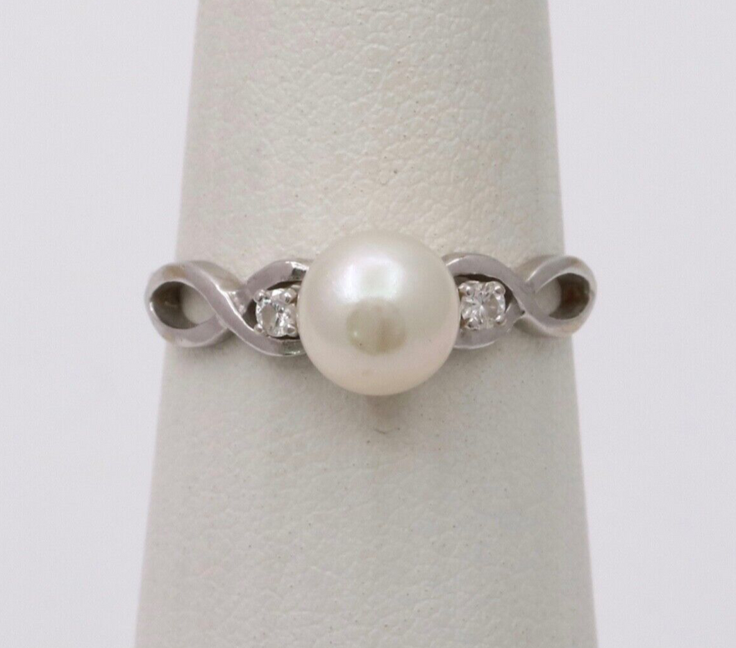 Vintage 14K White Gold Pearl & Diamond Ring Band.