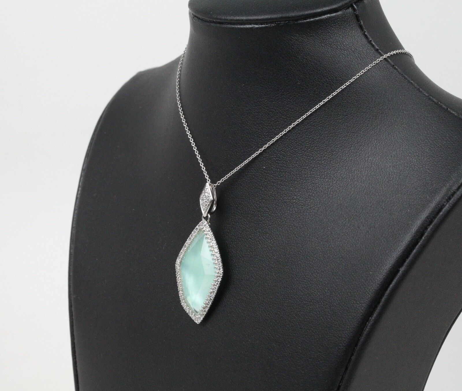 Vintage 14K White Gold Blue Labradorite Pendant Necklace.