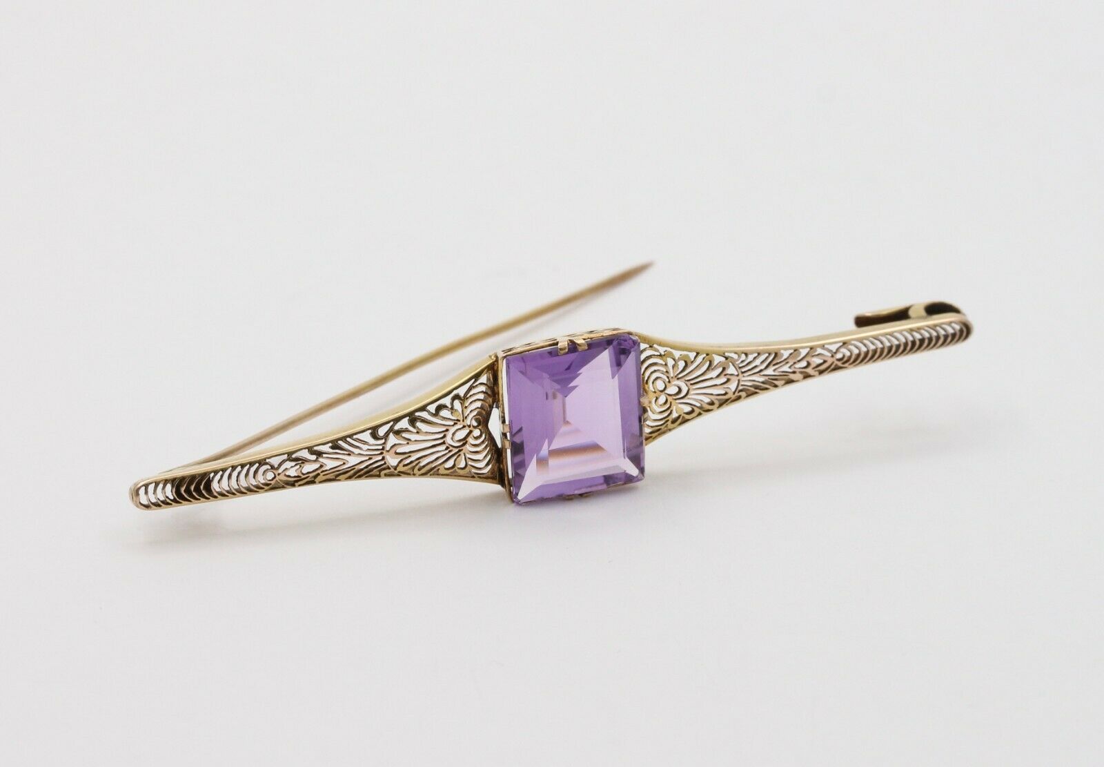 Antique Art Deco Amethyst 10K Yellow Gold Filigree Bar Pin