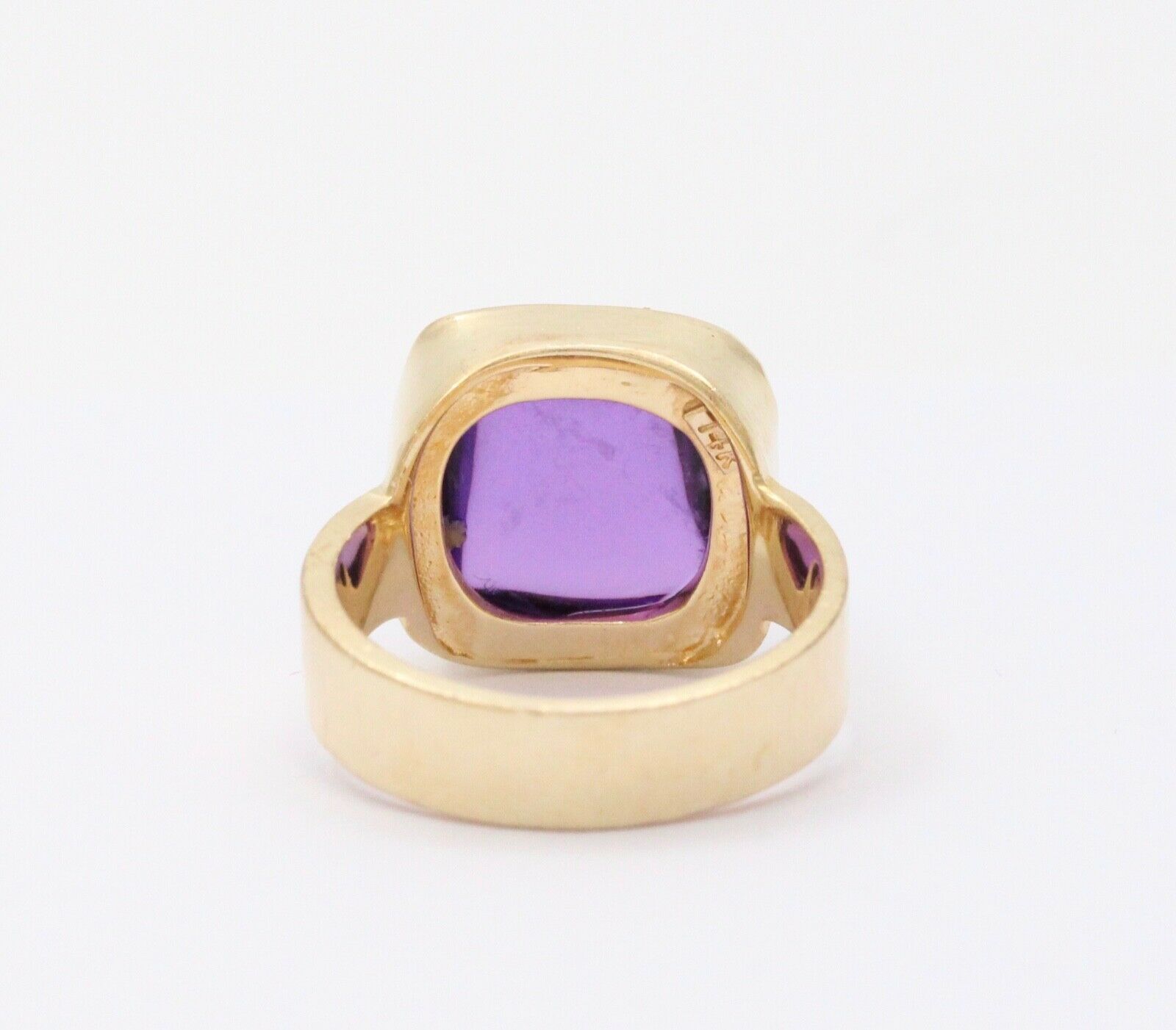 Vintage Cabochon Cut Amethyst 14K Yellow Gold Ring