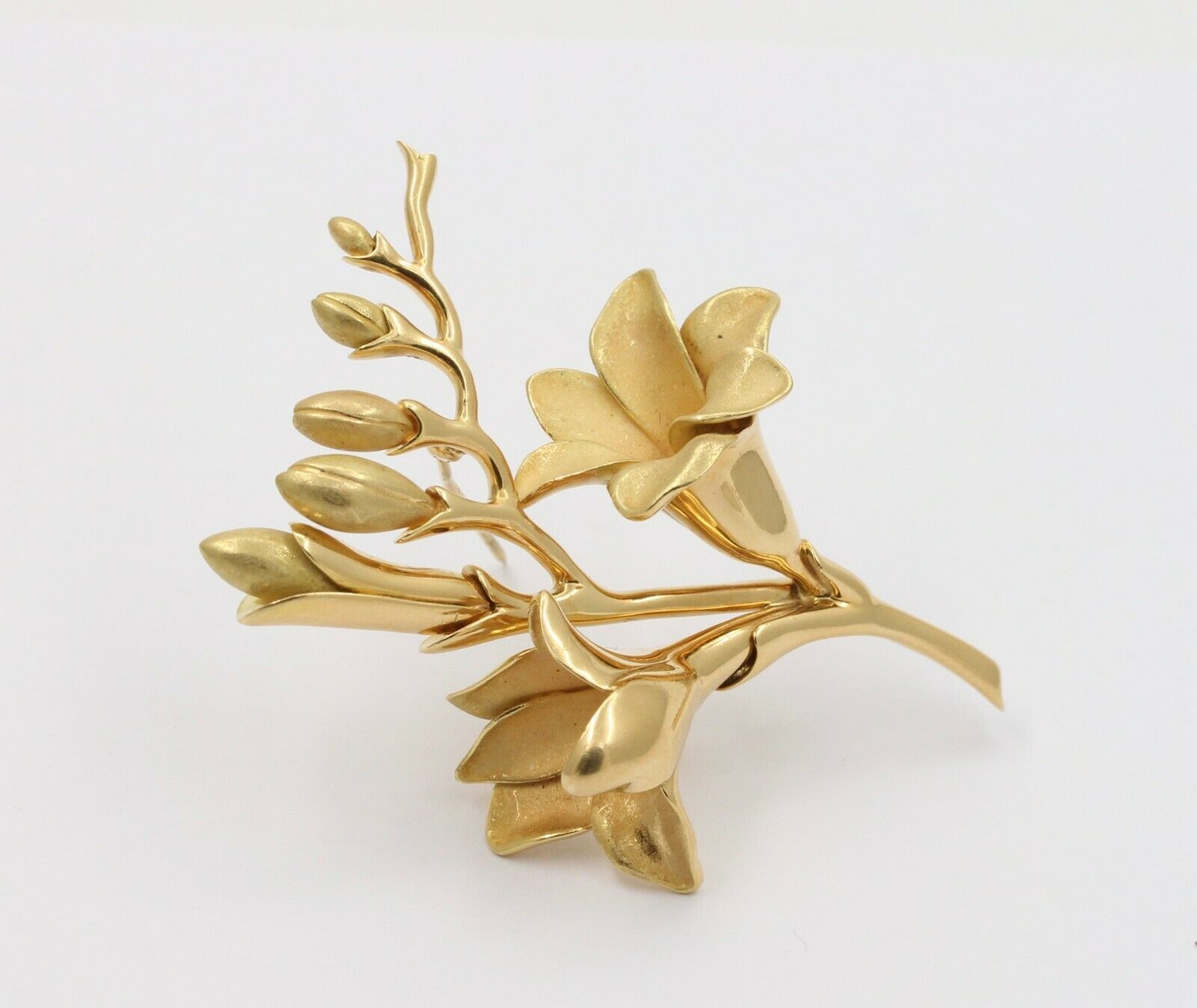 Vintage Tiffany & Co 18K Yellow Gold Heavy Floral Brooch