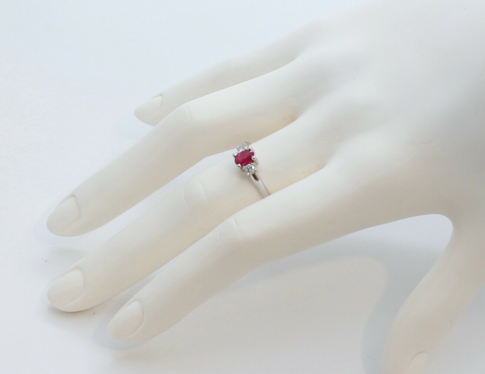 Vintage Natural Ruby Diamonds Platinum Ring