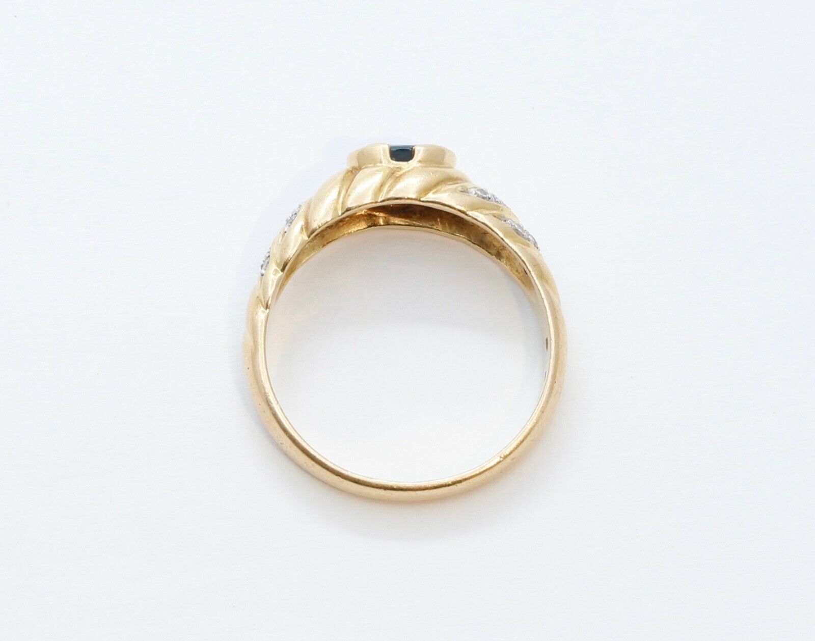 Vintage Ladies Blue Sapphire Diamonds 18K Yellow Gold Ring