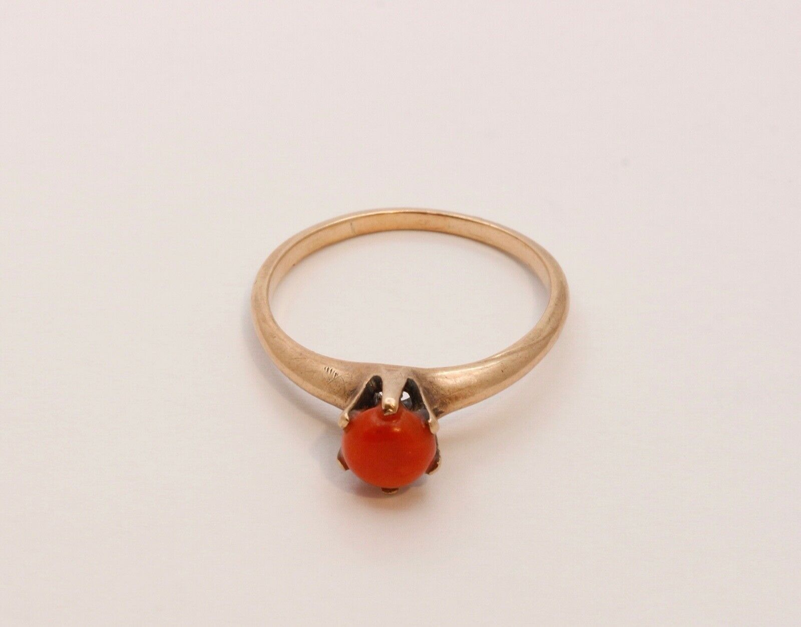 Victorian Ladies Natural Coral 14K Yellow Gold Ring