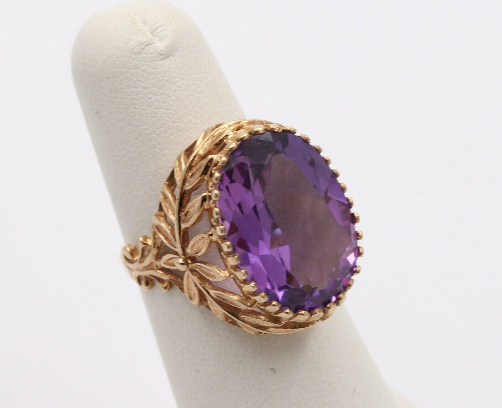Vintage 10K Yellow Gold Floral Setting Amethyst Statement Ring