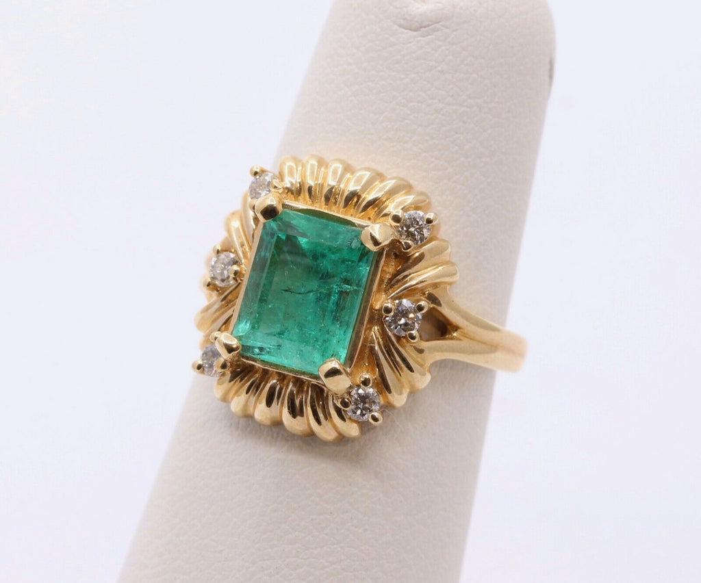 Beautiful Natural Emerald Diamonds 14K Yellow Gold Ring