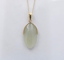 Load image into Gallery viewer, Vintage 14K yellow gold Jadeite Jade Grape Motif Charm Pendant
