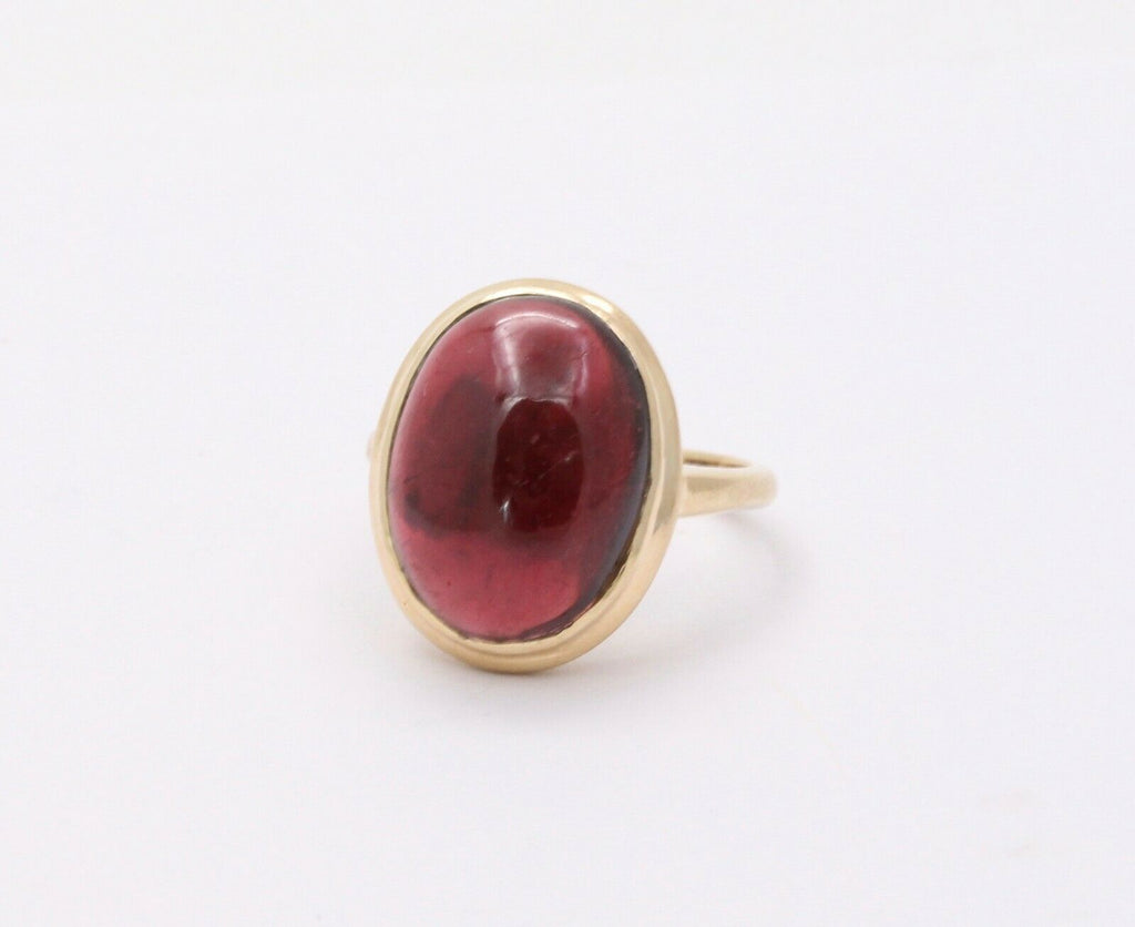 Vintage 14K Yellow Gold Natural Red Garnet Cabochon Ring