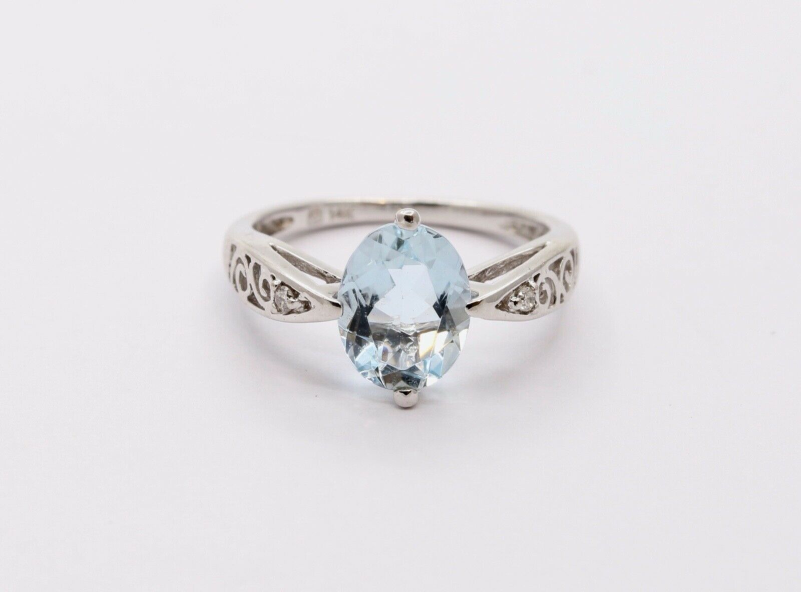 Vintage Ladies Natural Aquamarine Diamonds 14K White Gold Ring
