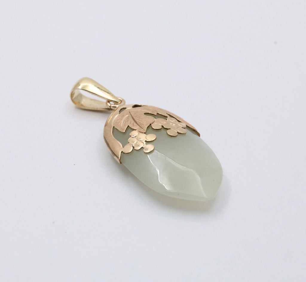 Vintage 14K yellow gold Jadeite Jade Grape Motif Charm Pendant