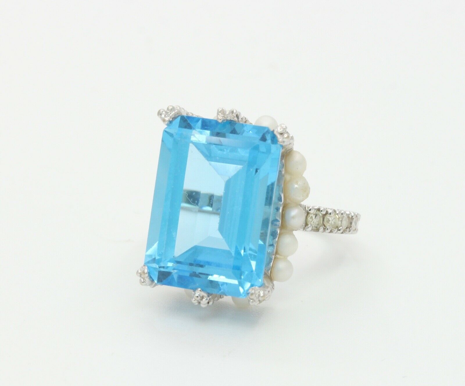 Elegant Retro Emerald Cut Blue Topaz Diamonds Pearls 18K White Gold Ring