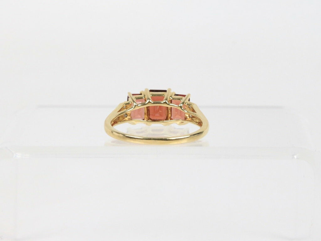 Vintage 10K Yellow Gold Garnet Diamond Ring