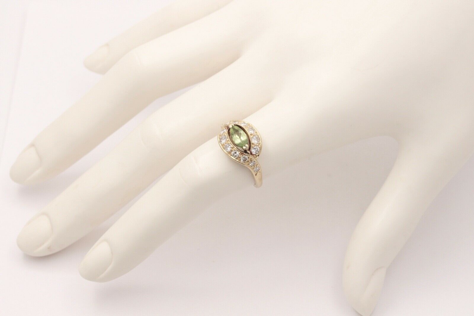 Vintage Bypass Peridot Diamonds 18K Yellow Gold Ring