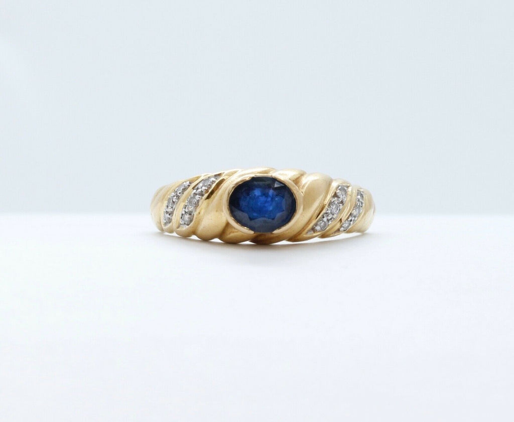 Vintage Ladies Blue Sapphire Diamonds 18K Yellow Gold Ring