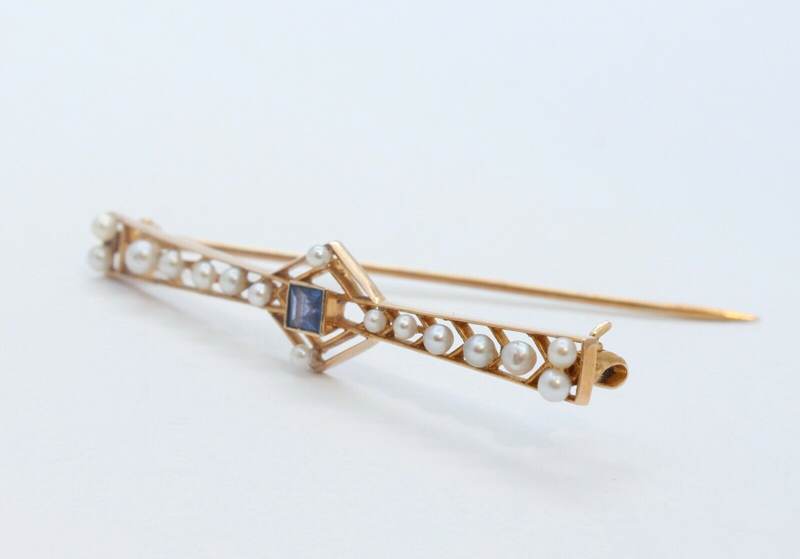 Art Deco 14K Yellow Gold Blue Sapphire Pearls Brooch Pin