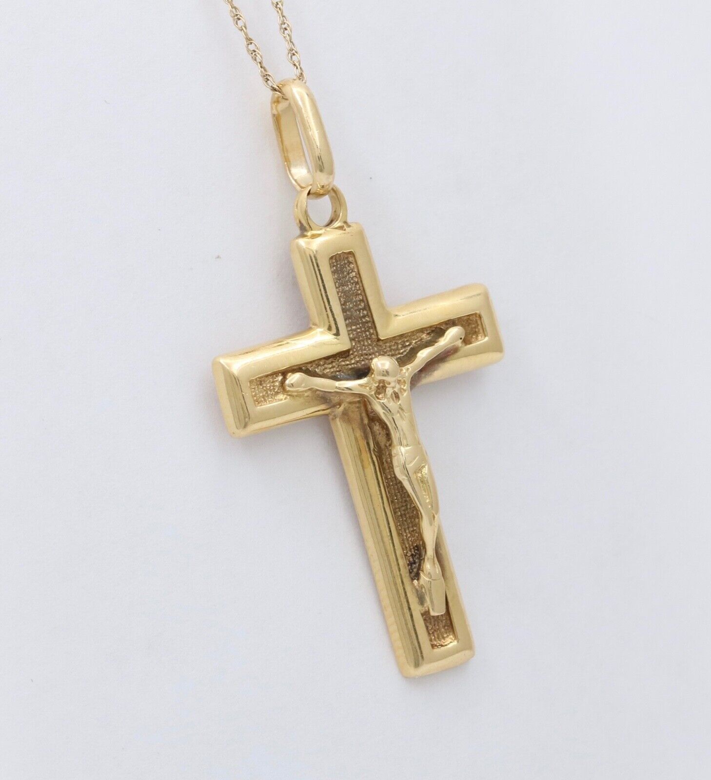 Vintage Cross Crucifix Jesus 14K Yellow Gold Pendant