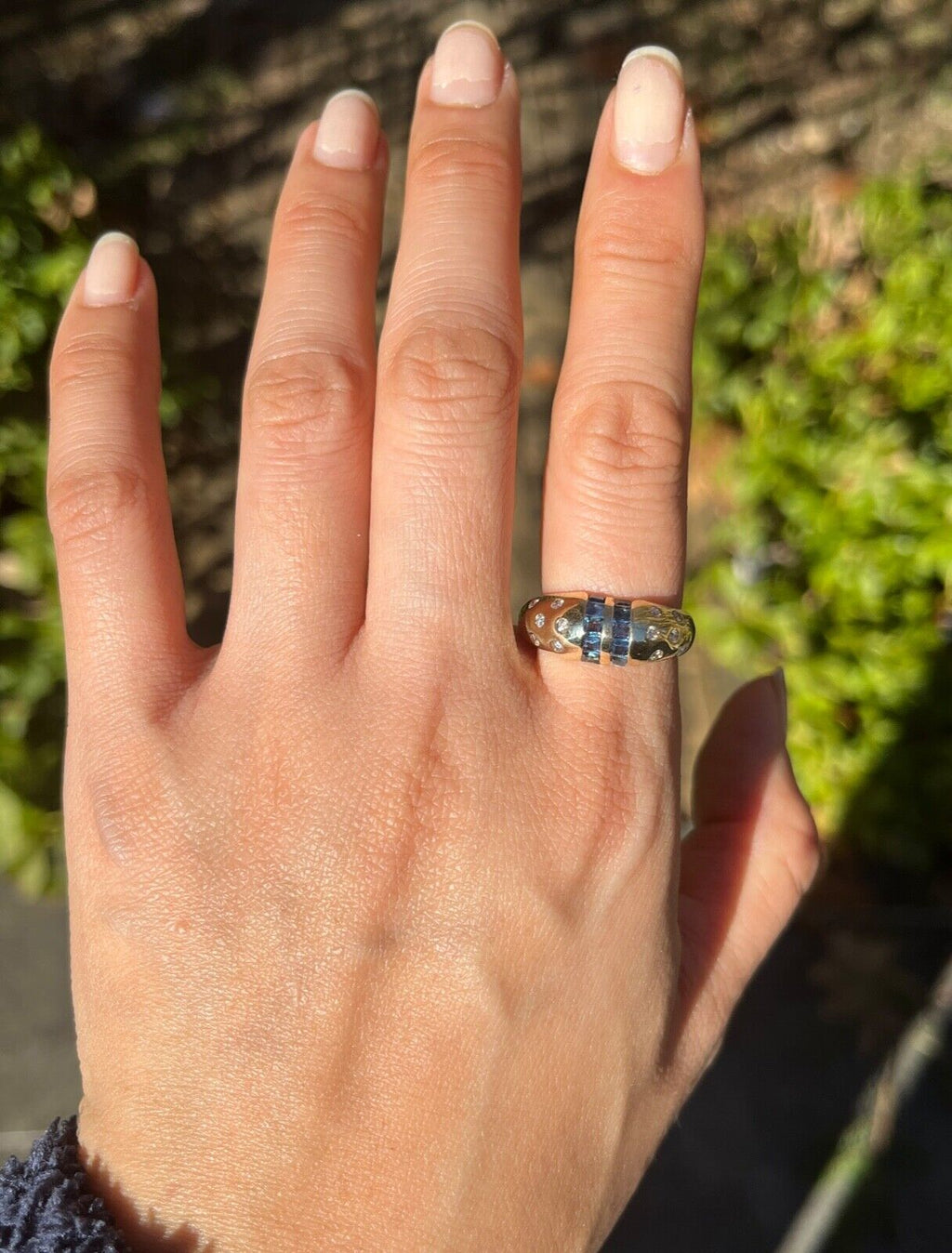 Vintage 14K Yellow Gold Sapphire Diamond Dome Ring. Ring band