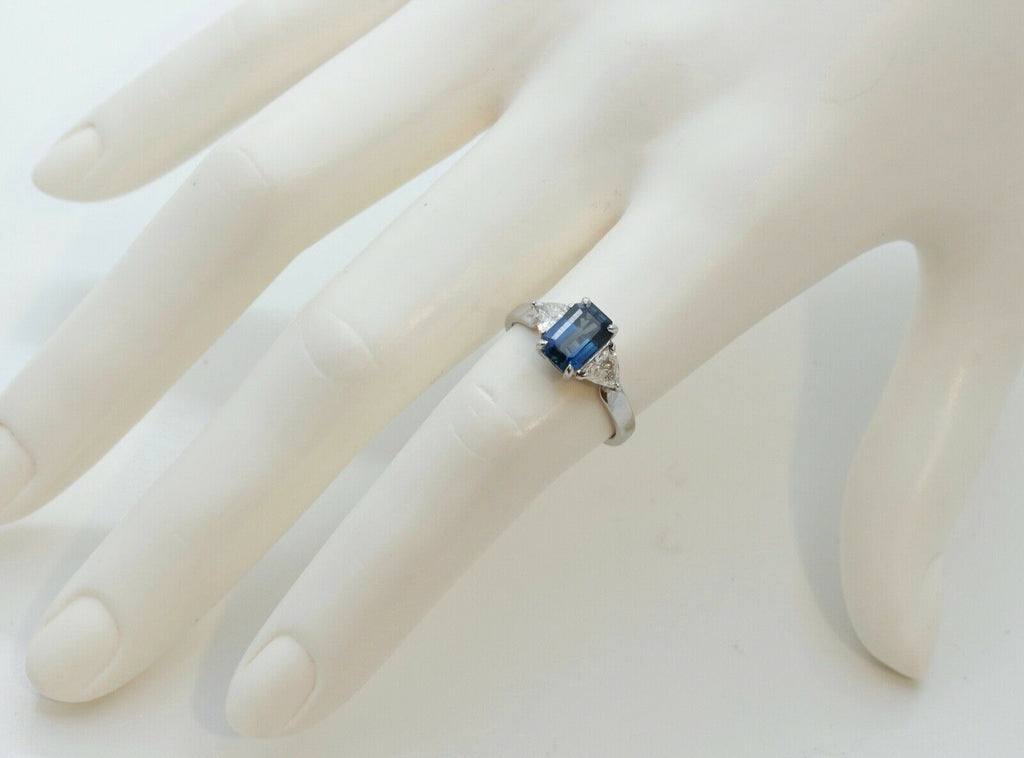Vintage Ladies Blue Sapphire Diamonds Platinum Ring