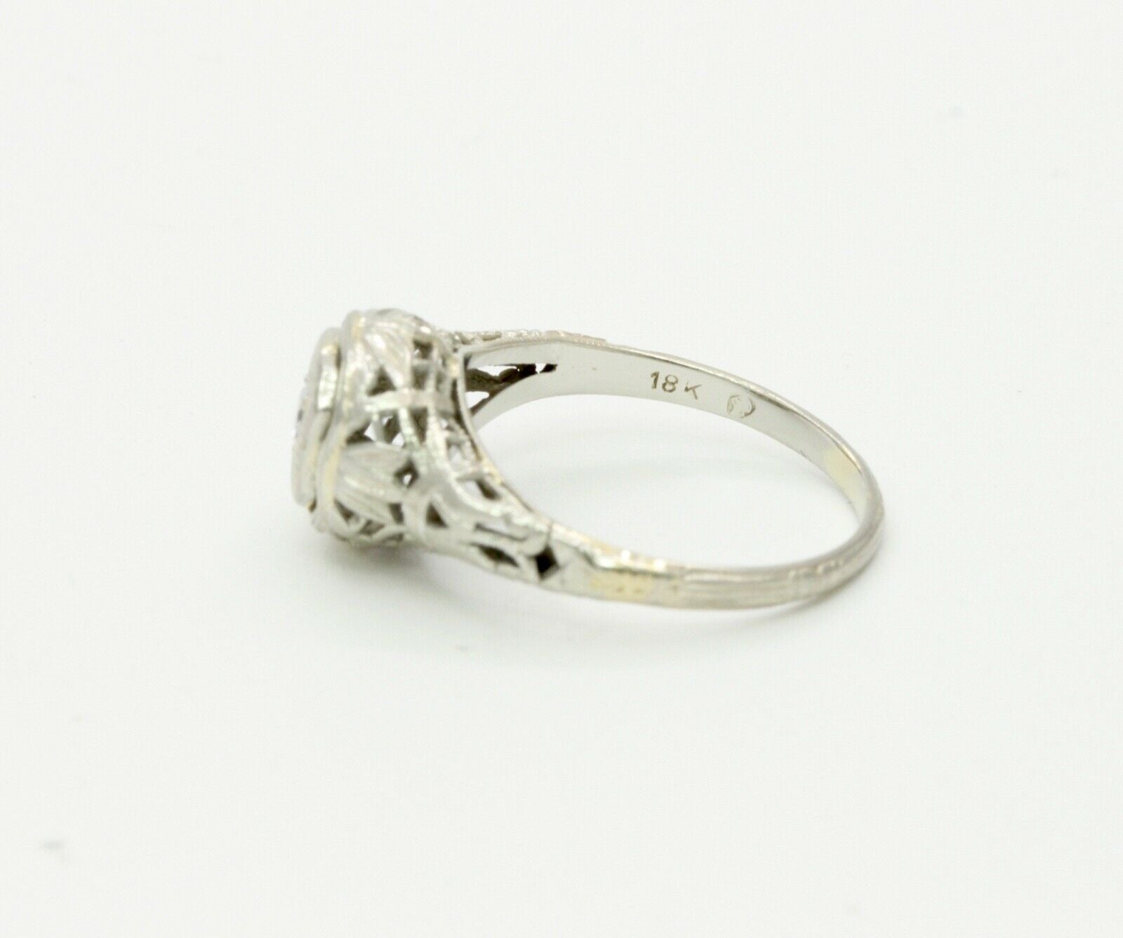 Art Deco 18K White Gold Diamonds Filagree Ring