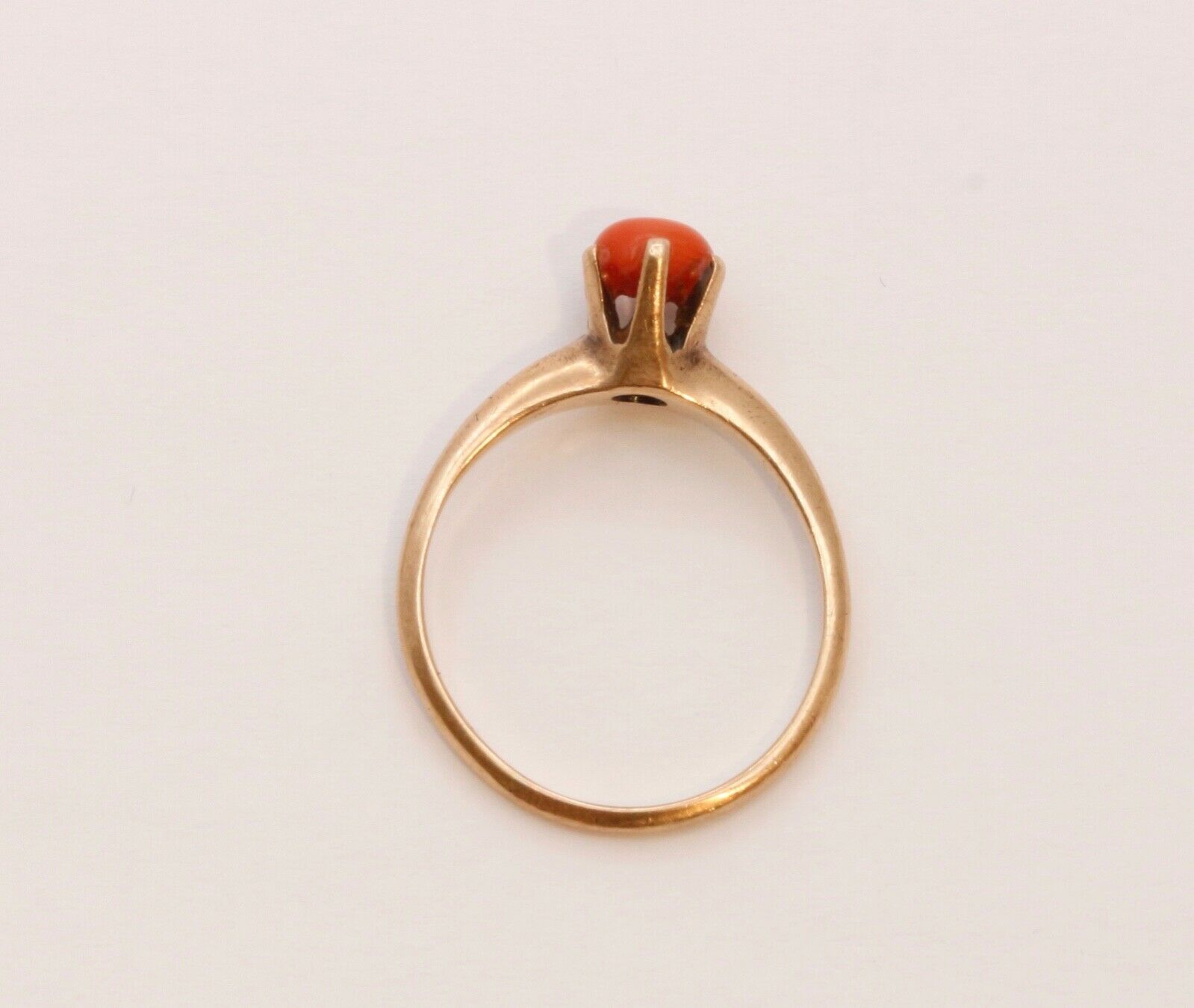 Victorian Ladies Natural Coral 14K Yellow Gold Ring