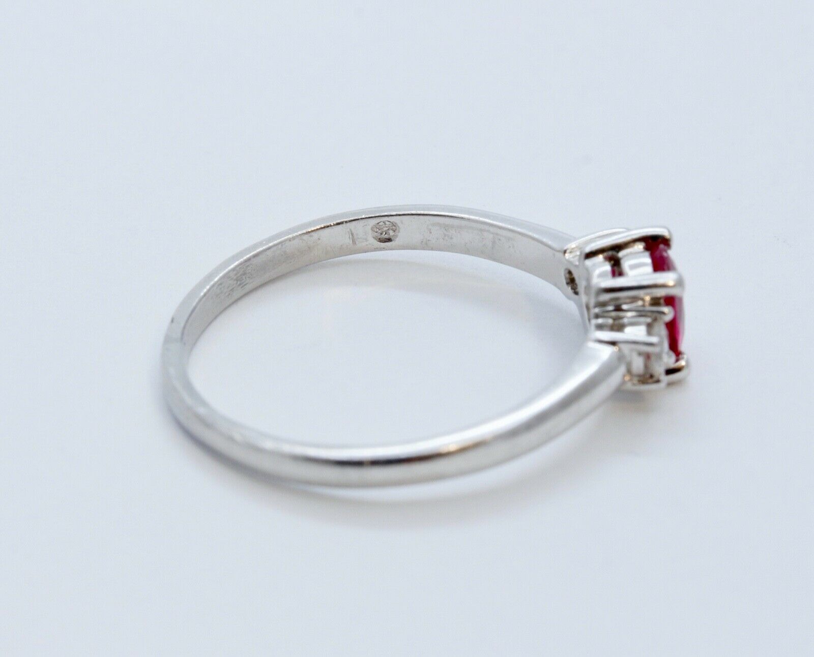 Vintage Natural Ruby Diamonds Platinum Ring