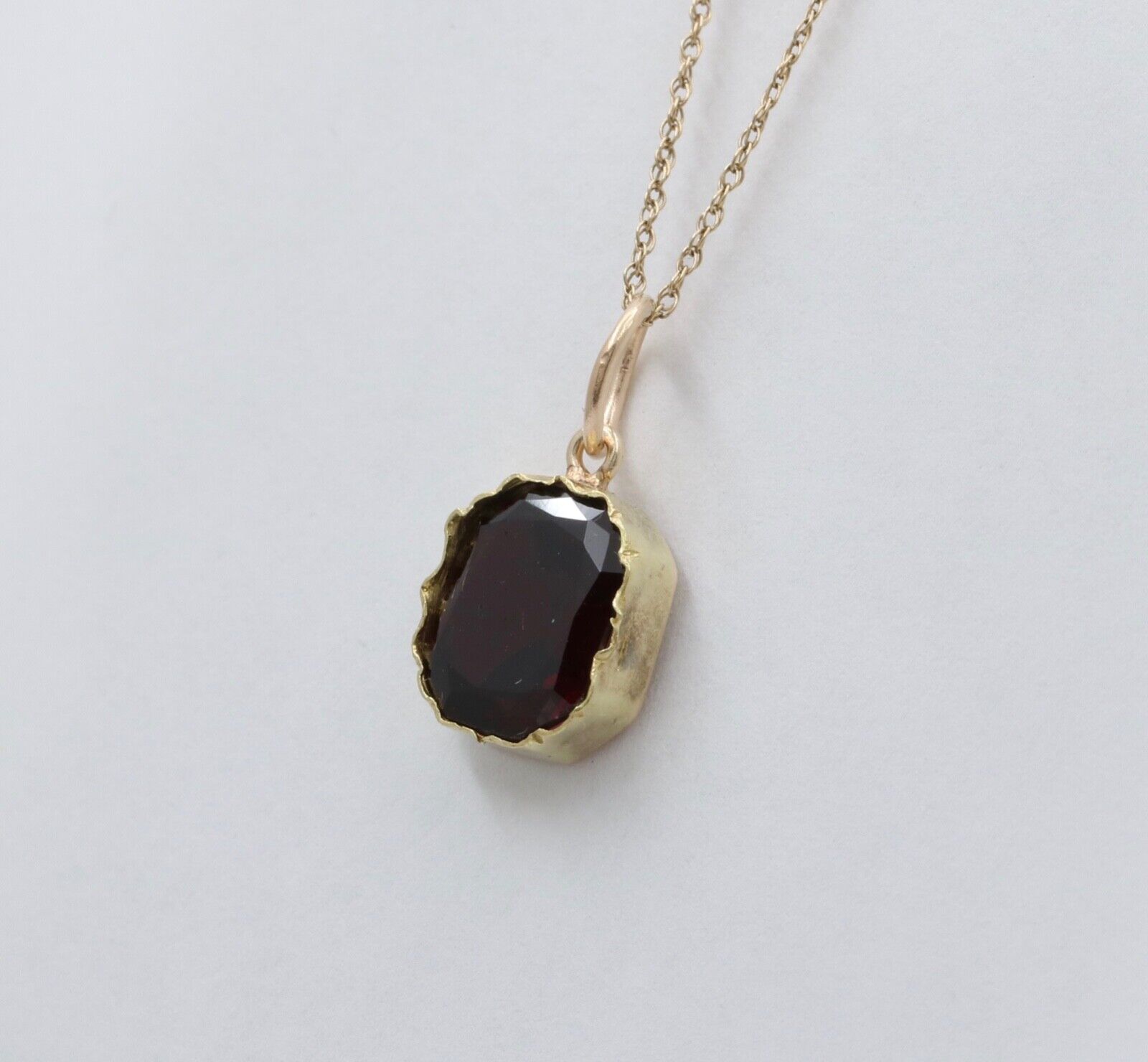Antique 18K Yellow Gold Rhodolite Garnet Charm Pendant