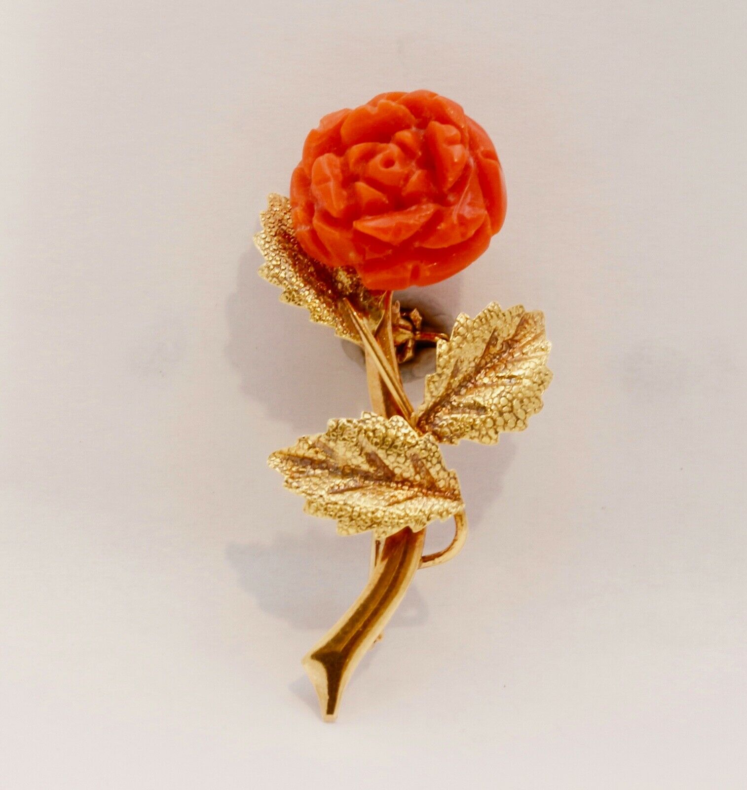 Italian Vintage Rose Red Coral 18K Yellow Gold Brooch Pin