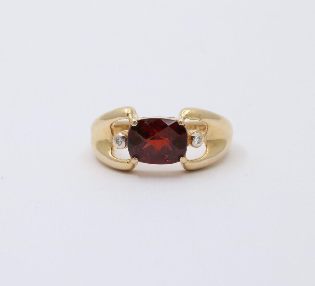 Vintage 14K Yellow Gold Garnet And Diamond Ring Band. Cocktail Ring