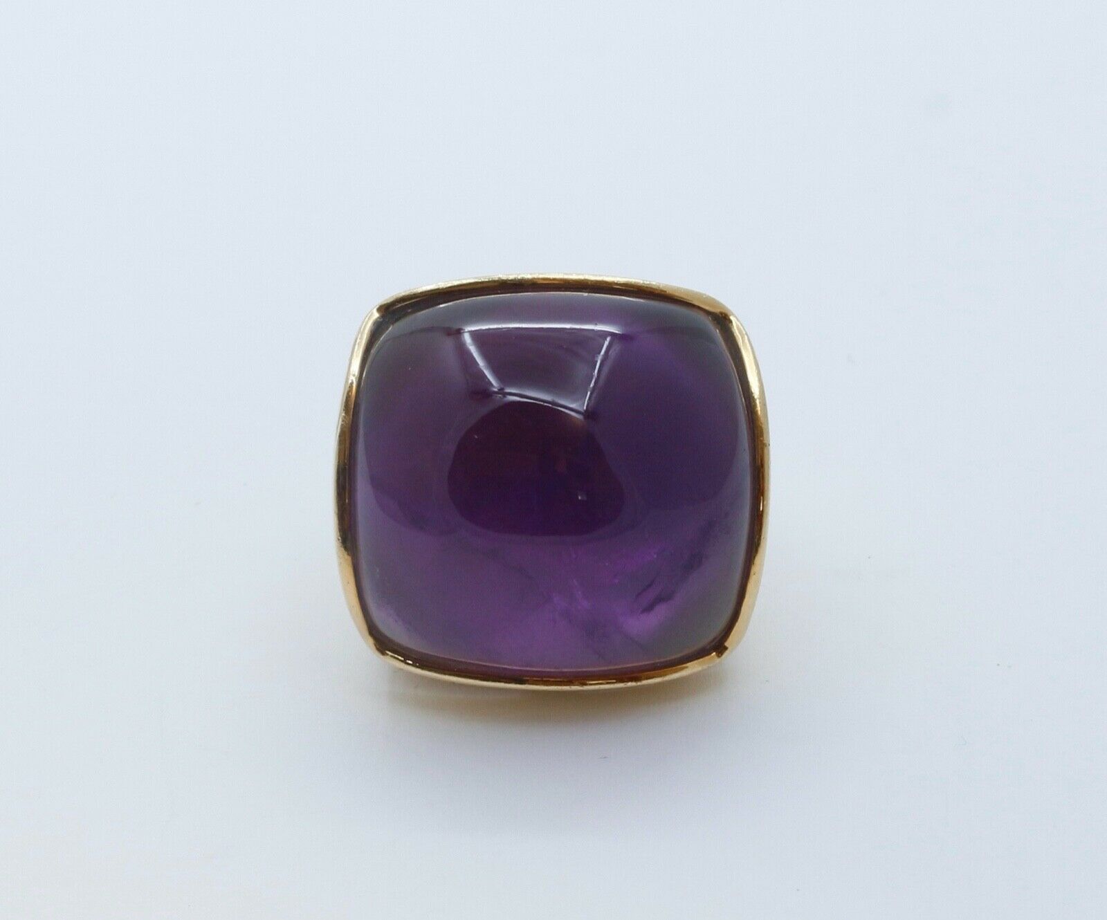 Vintage Statement Italian Eva Nueva Amethyst 18K Yellow Gold Ring