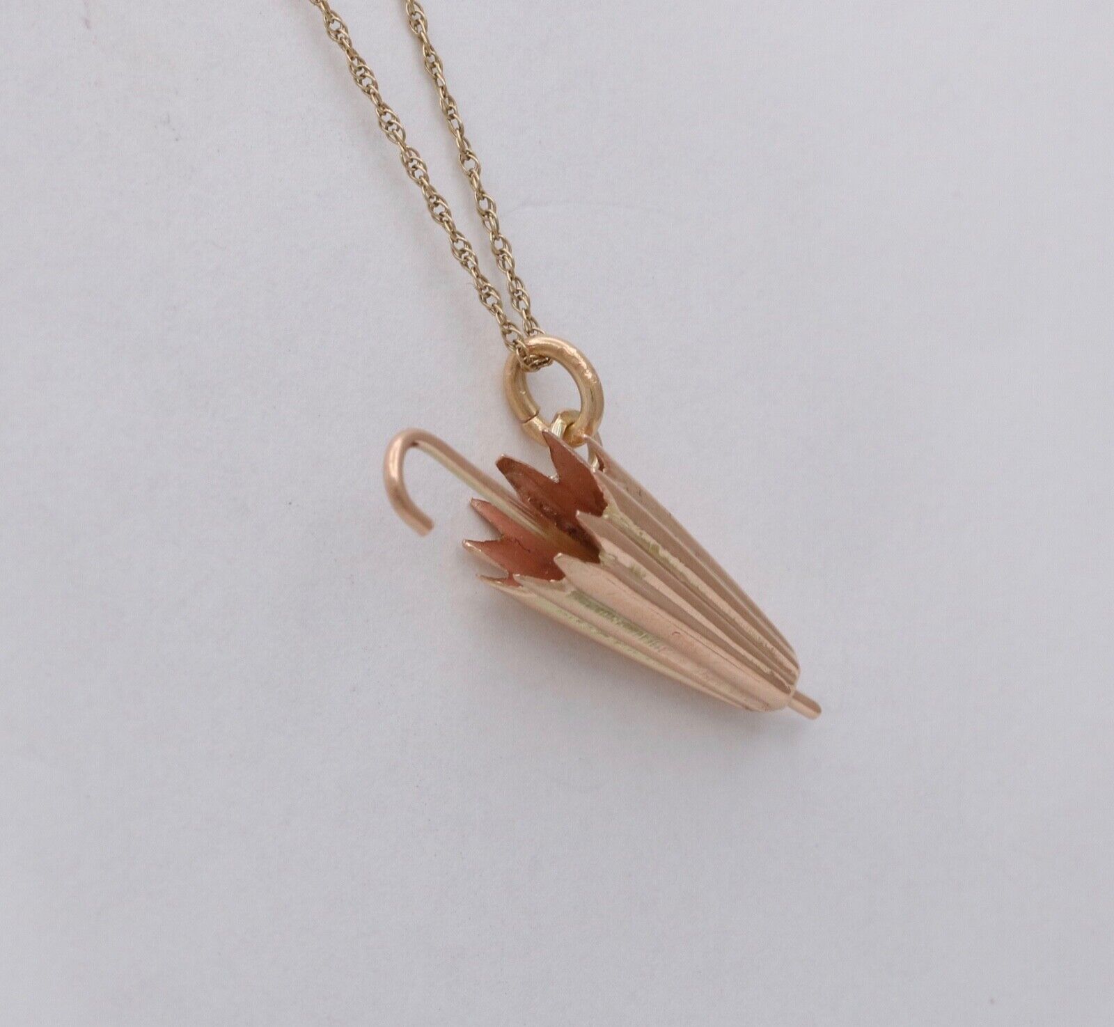Vintage 14K Yellow Gold Umbrella Charm Pendant.