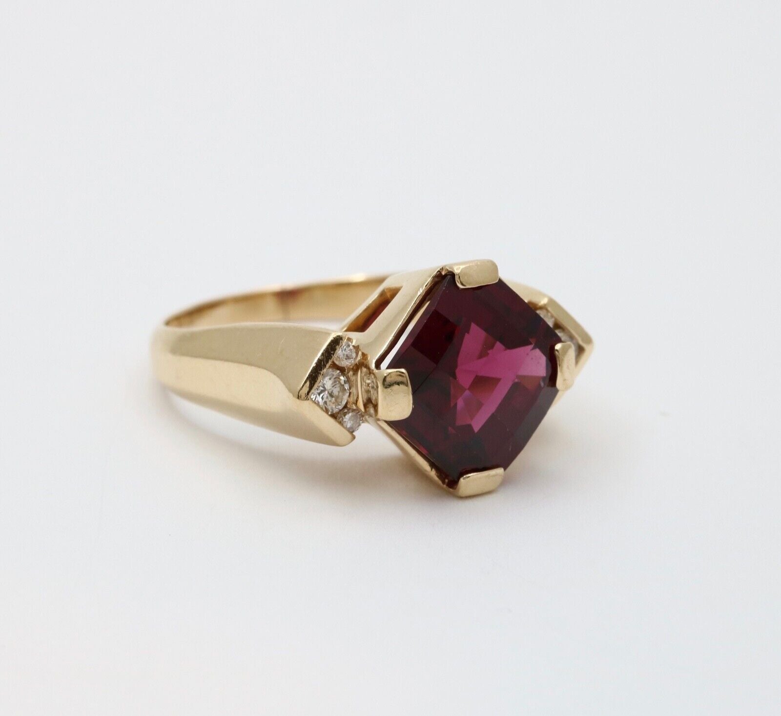 Vintage 14K Gold Rhodolite Garnet And Diamond Cocktail Ring