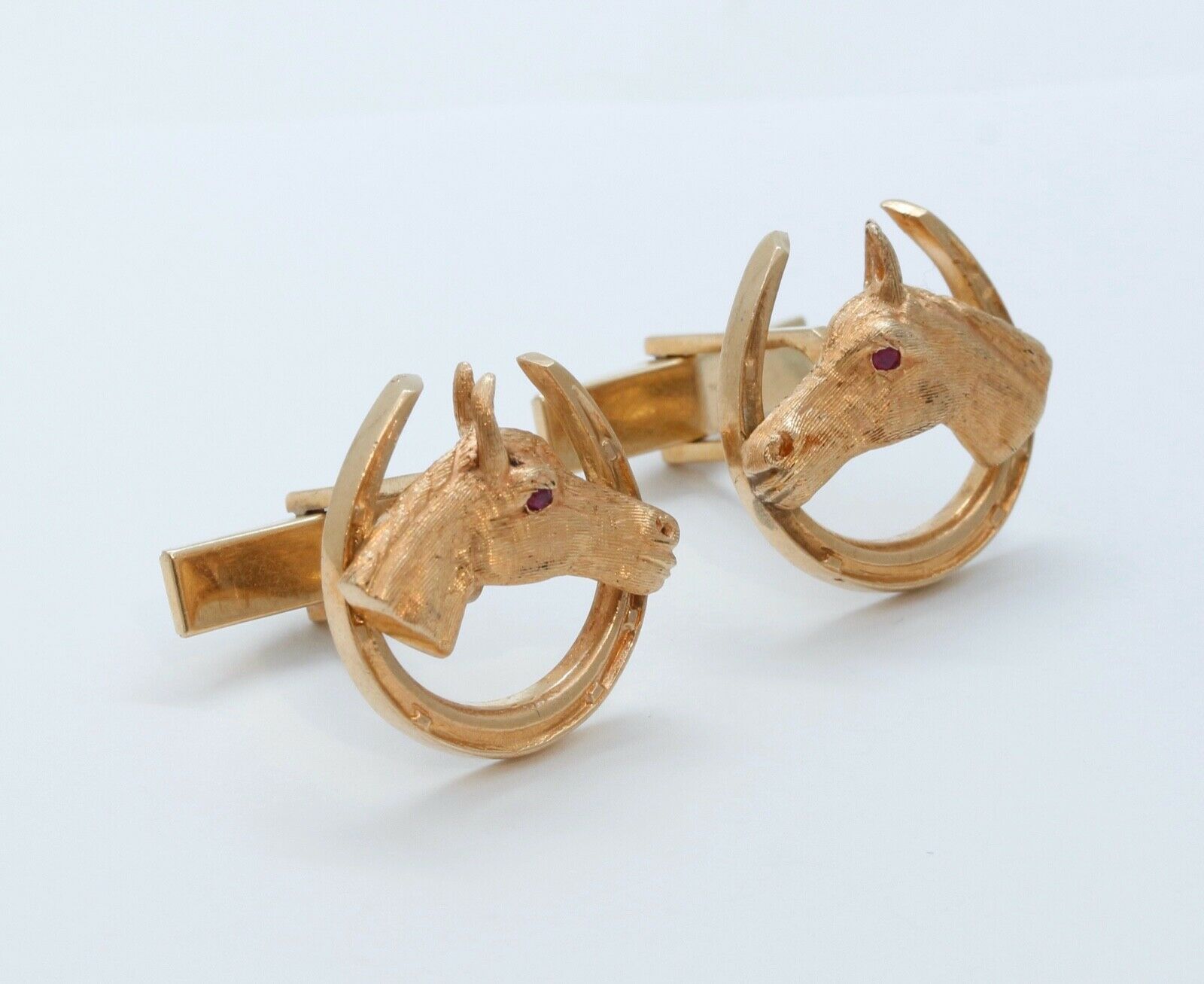 Vintage Men's Horse Head in a Horseshoe Rubies 14K Yellow Gold Cufflinks