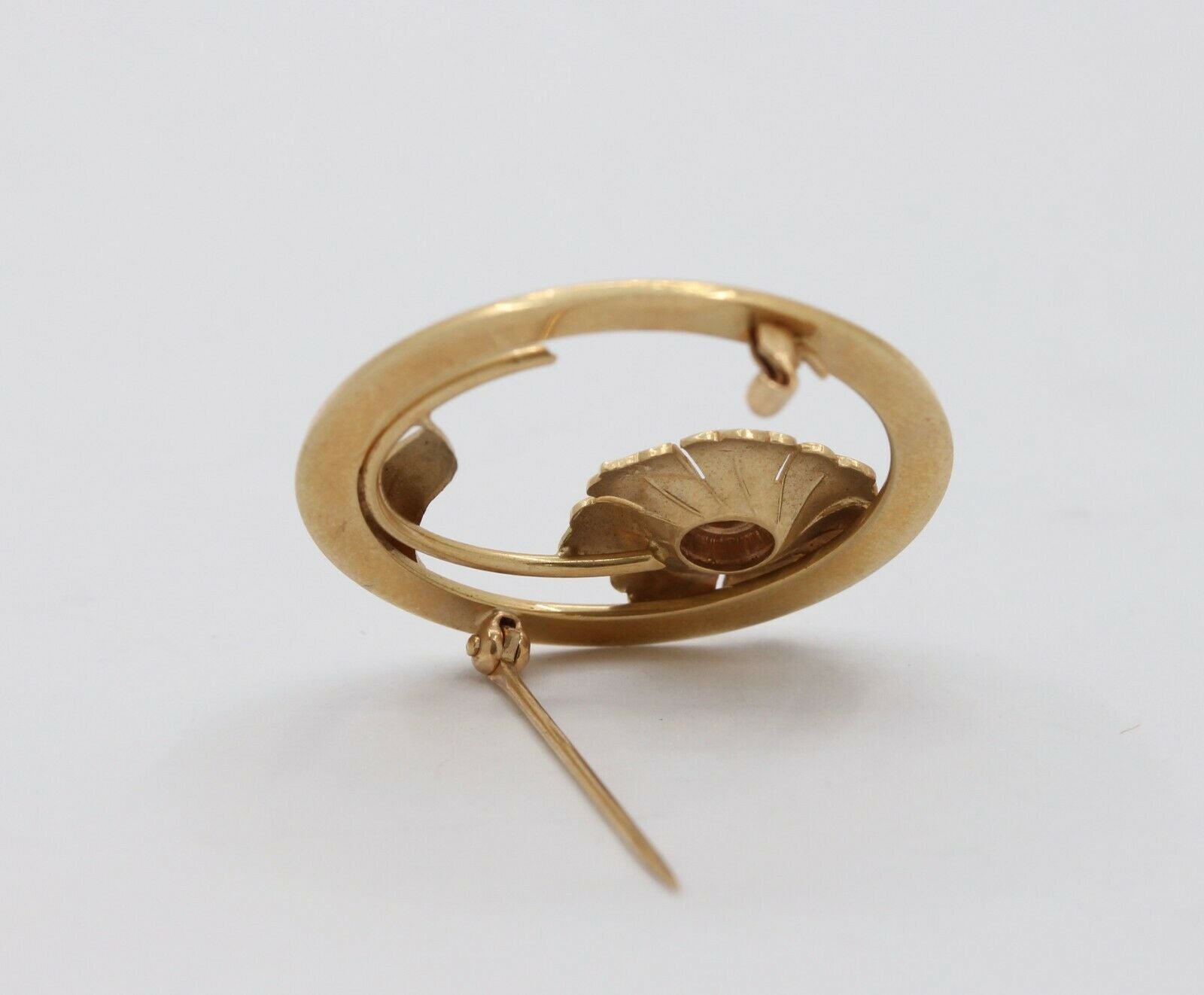 Vintage 14K Yellow Gold Floral Circle Brooch
