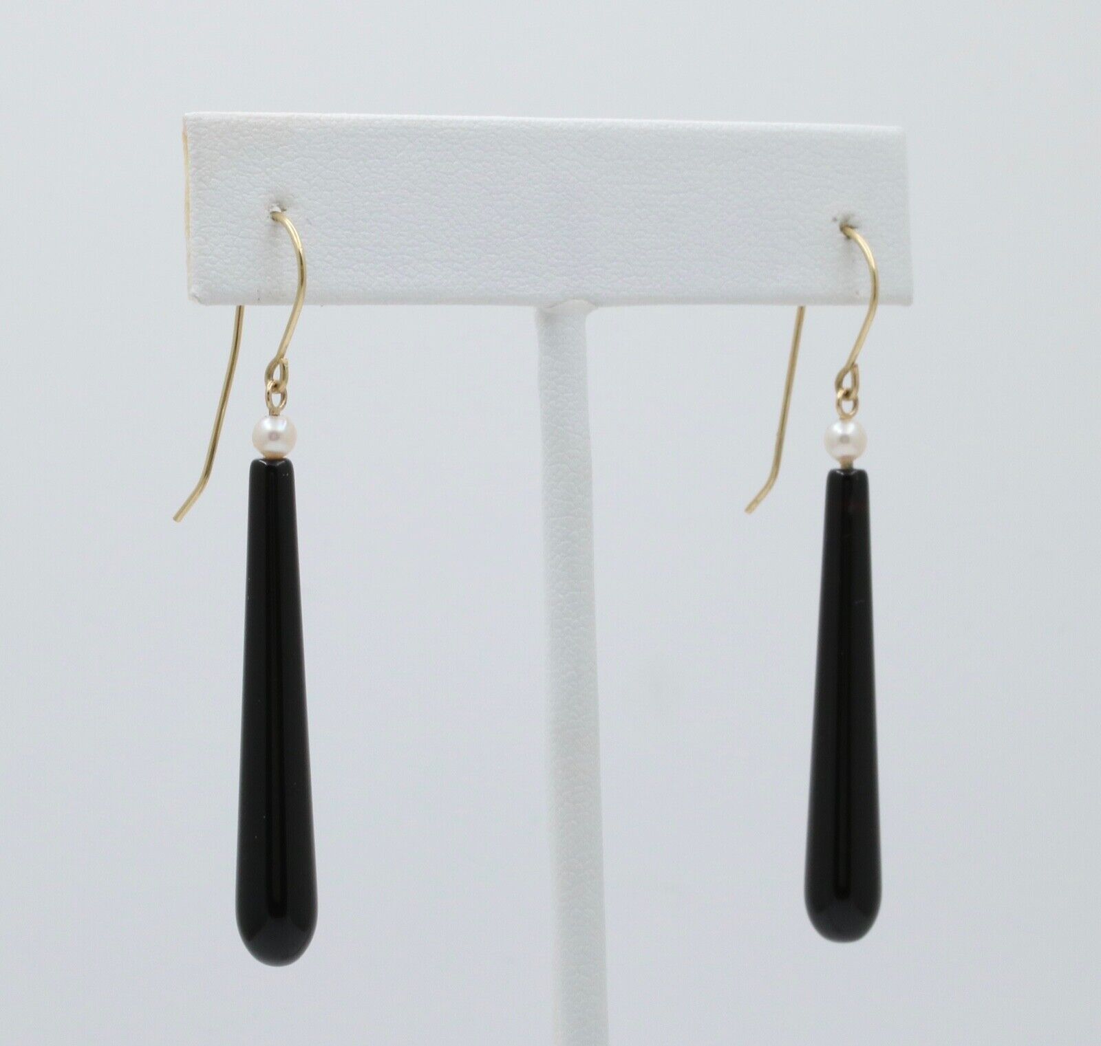 Vintage 14K Gold Onyx & Pearl Monochrome Dangling Earrings.