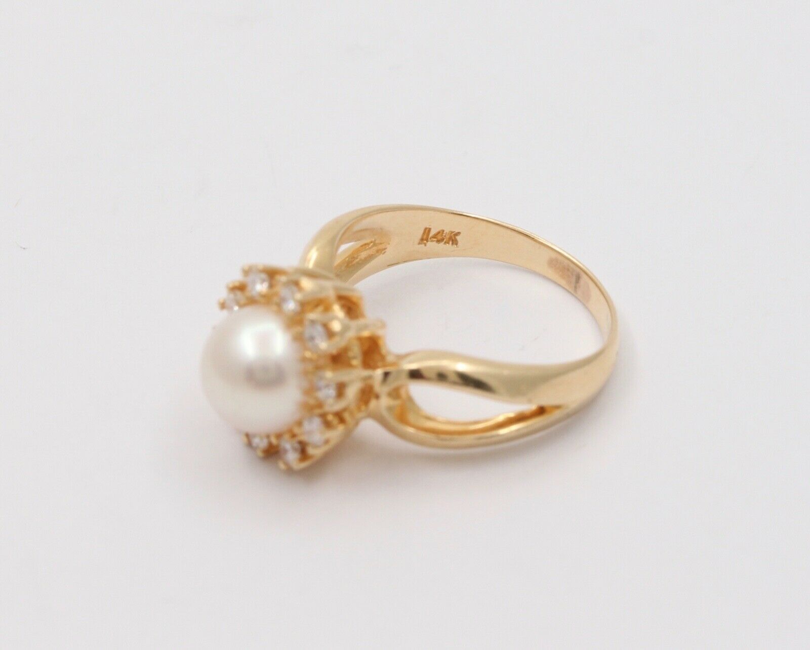 Mikimoto Vintage Pearl Diamonds 14K Yellow Gold Ring