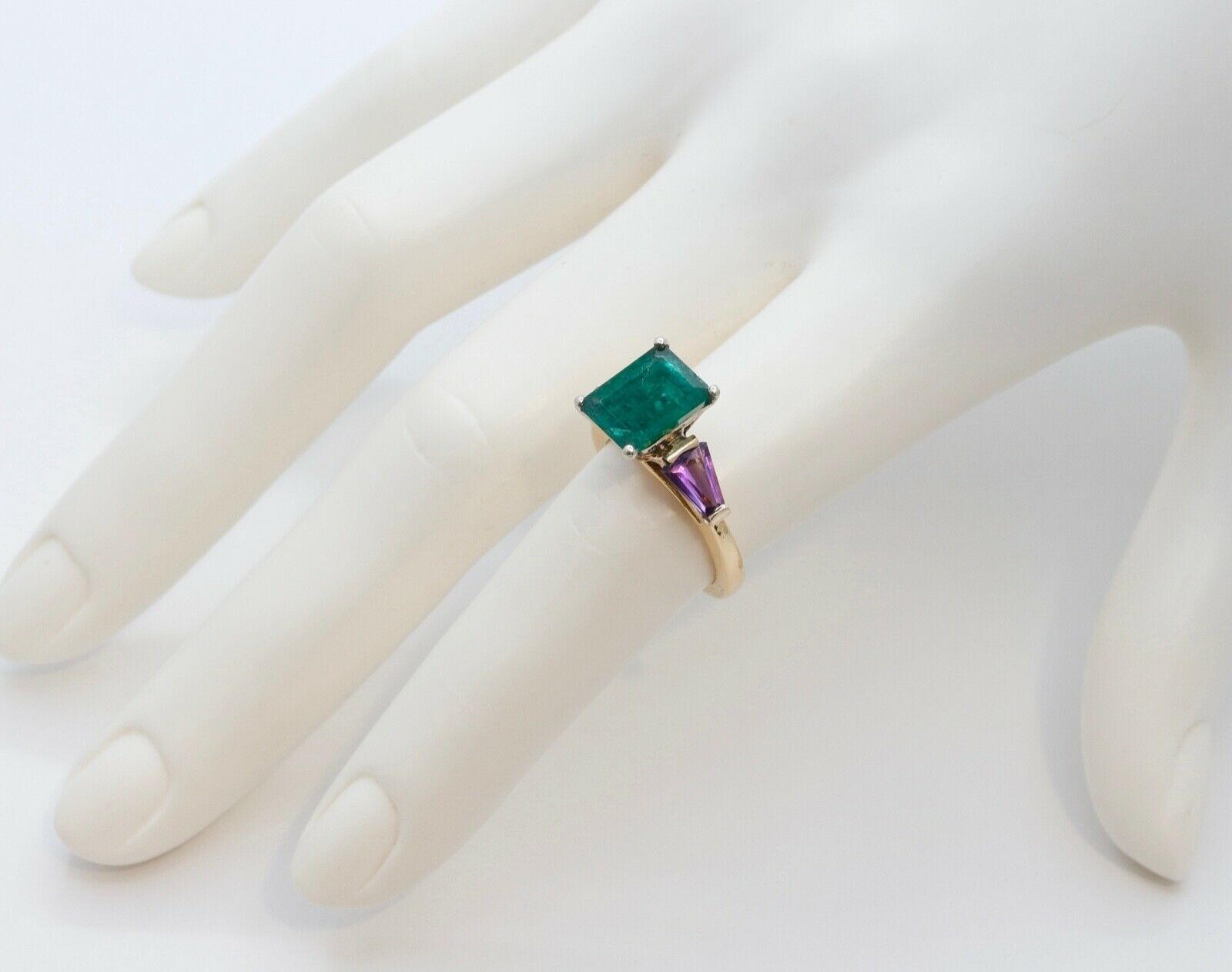 Vintage Emerald Amethyst 18K Yellow Gold Ring