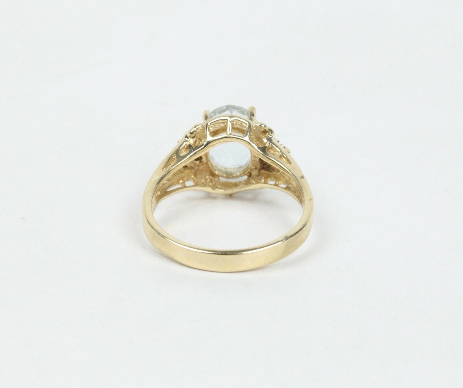 Vintage Ladies Aquamarine Diamonds 14K Yellow Gold Ring